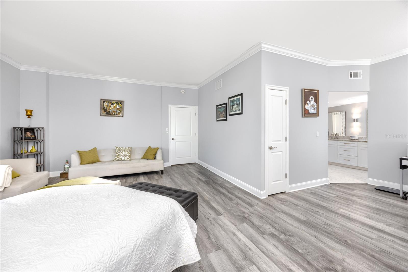THREE PALMS POINTE CONDO - Residential