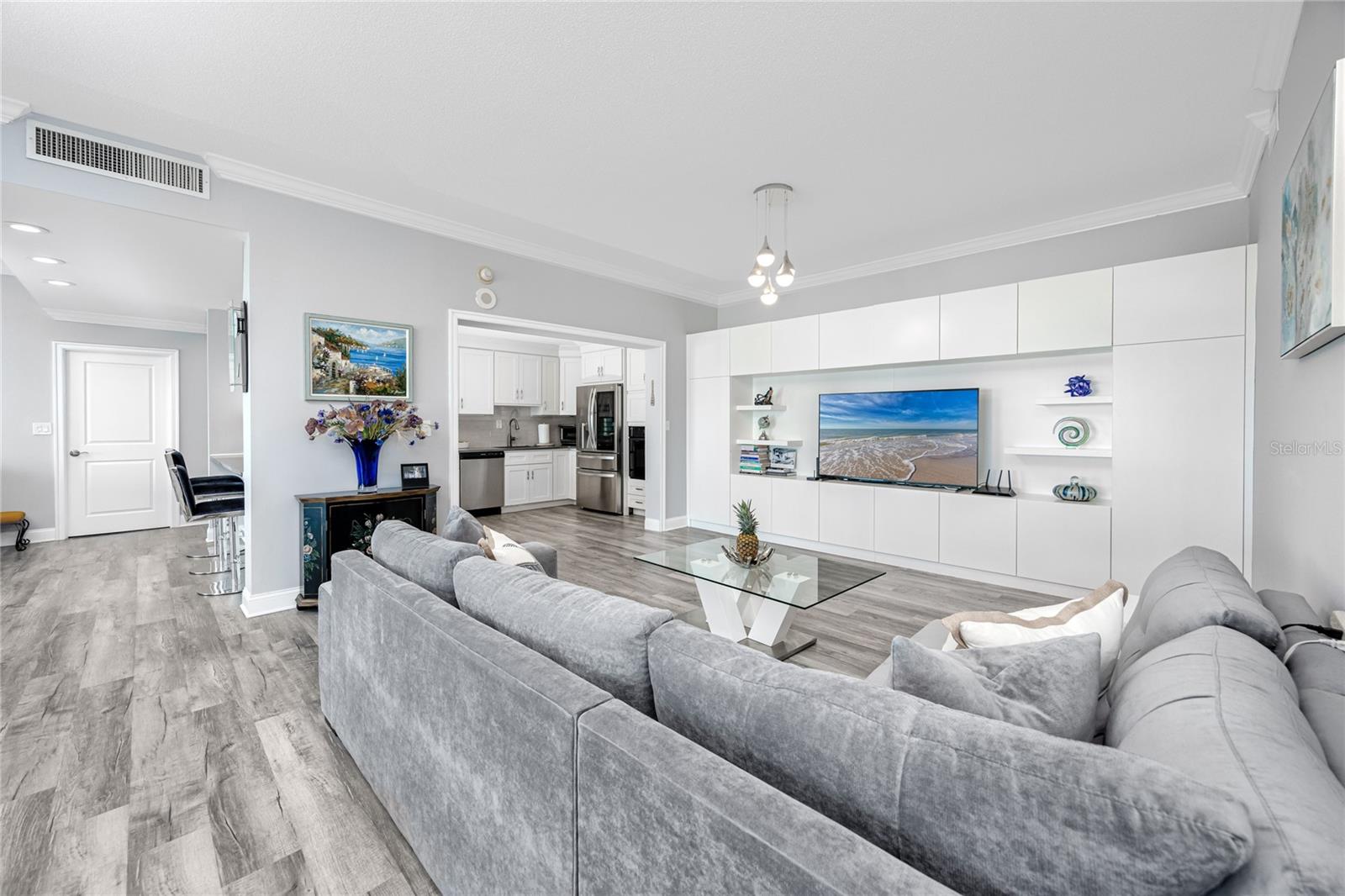 THREE PALMS POINTE CONDO - Residential