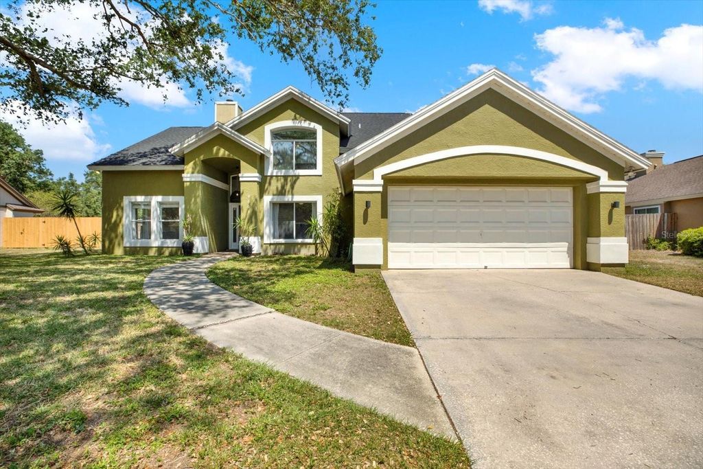 Photo of 9603 Sunnyoak Drive, Riverview, FL 33569 (MLS # TB8374019)