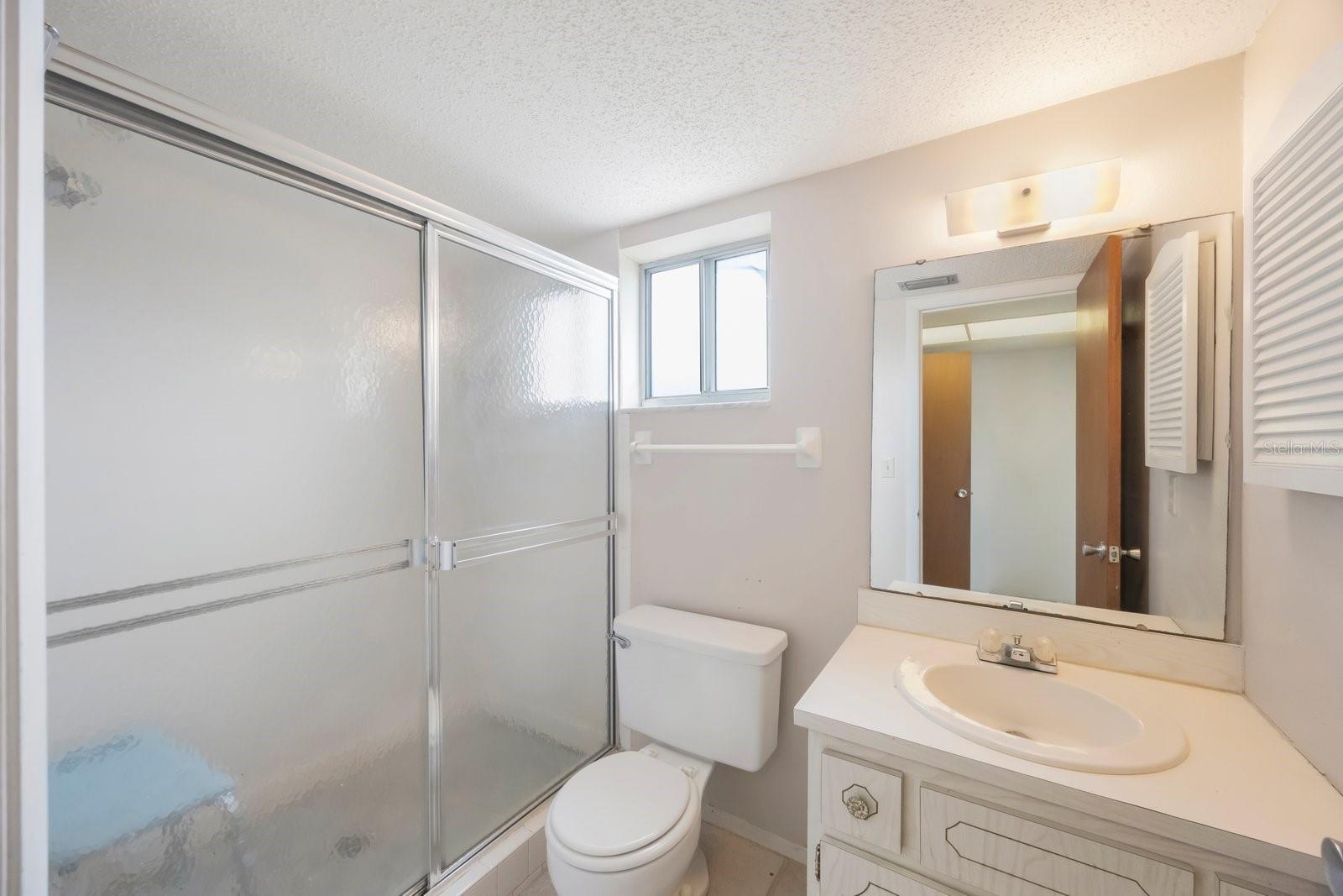 BAYSHORE ON THE LAKE APTS SEC 4 - Residential