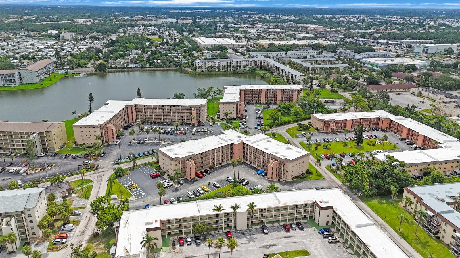 BAYSHORE ON THE LAKE APTS SEC 4 - Residential