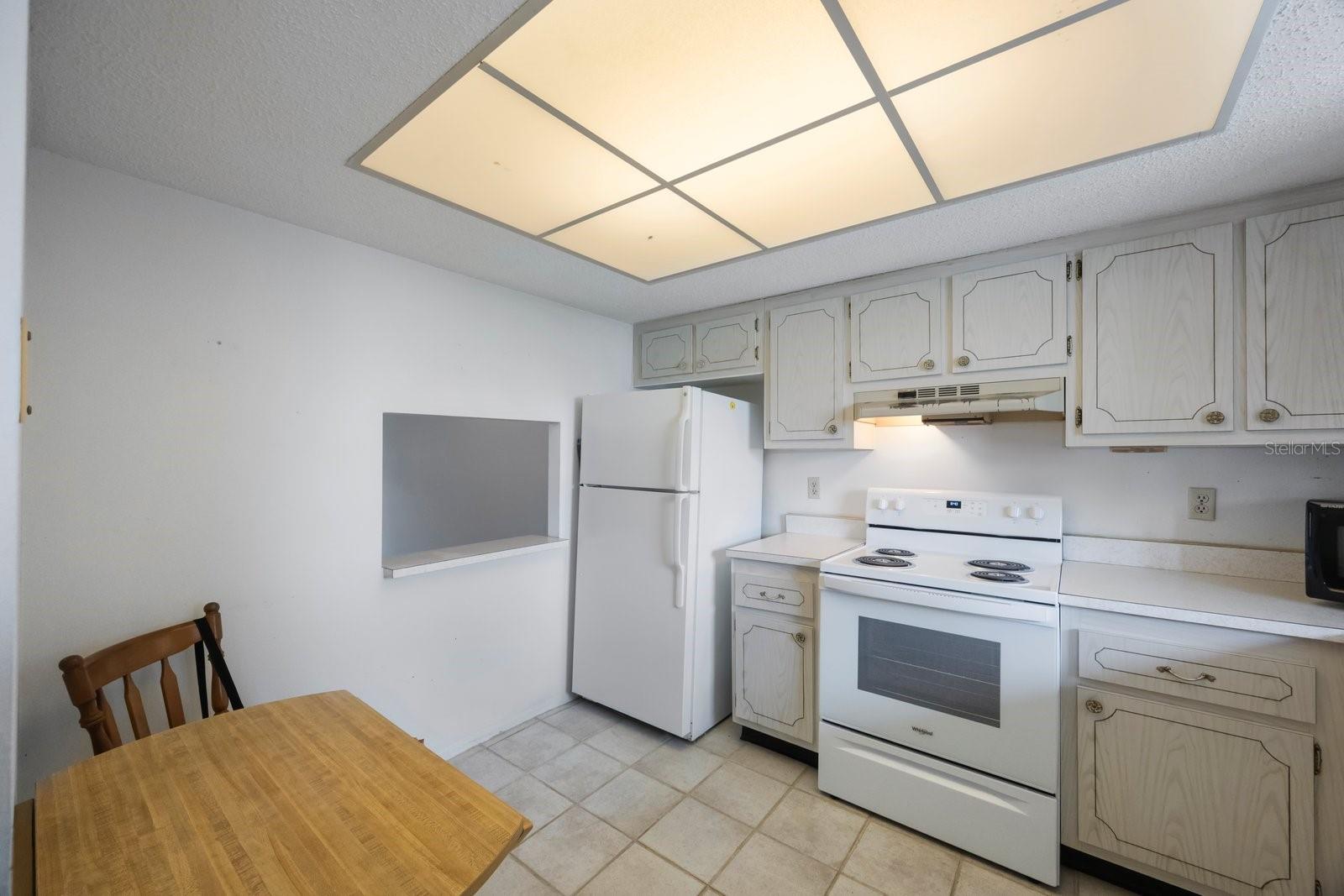 BAYSHORE ON THE LAKE APTS SEC 4 - Residential