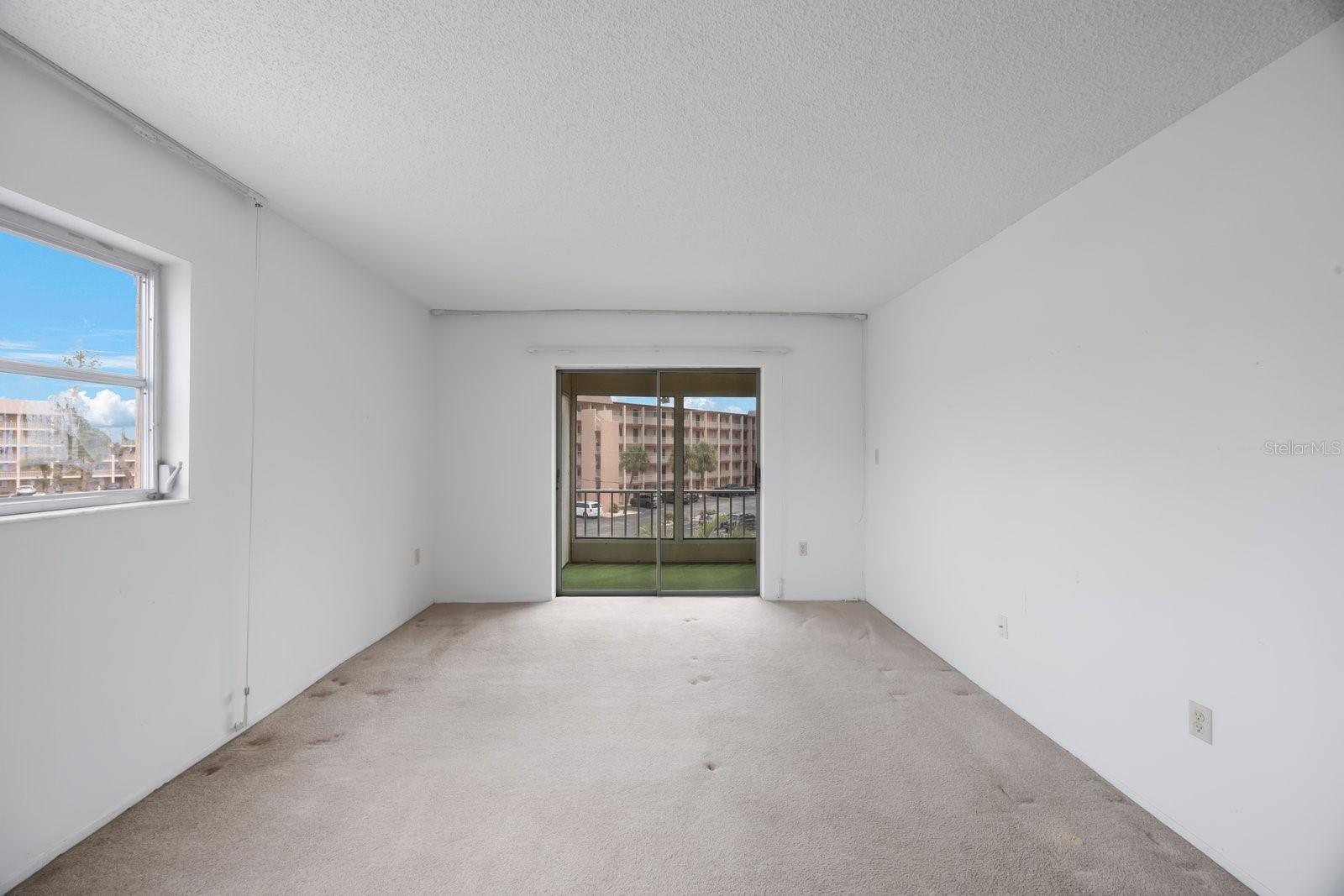 BAYSHORE ON THE LAKE APTS SEC 4 - Residential