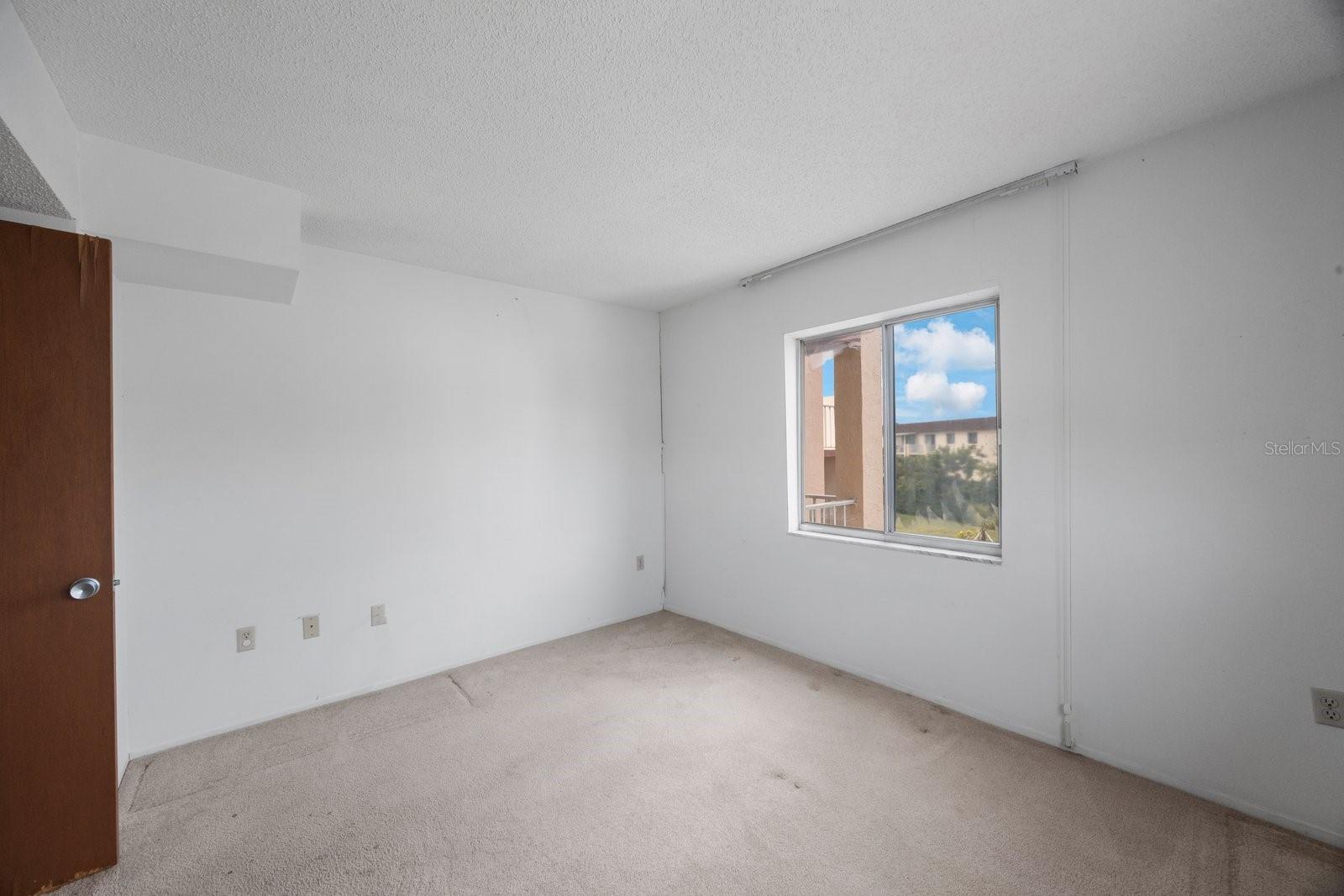 BAYSHORE ON THE LAKE APTS SEC 4 - Residential