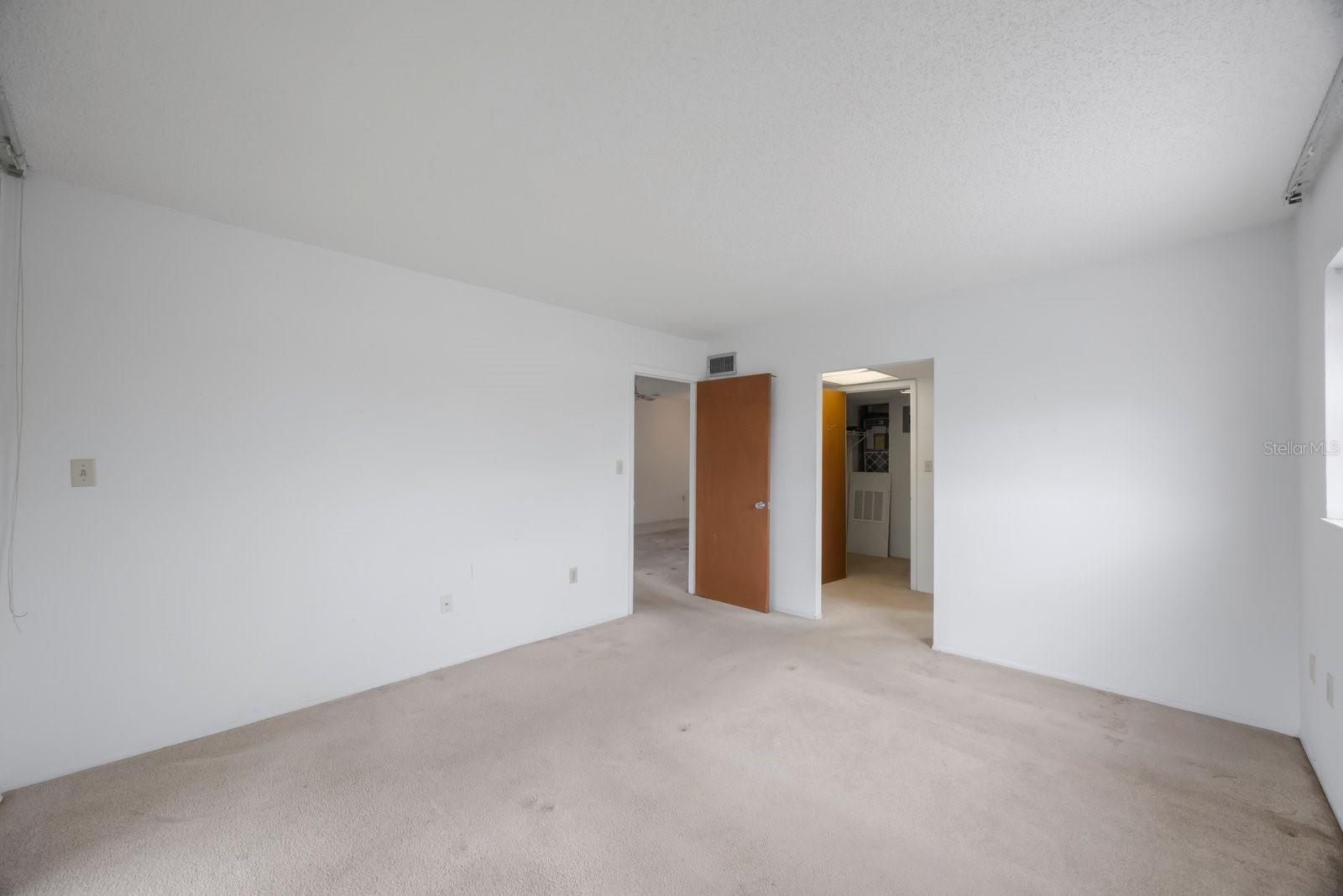 BAYSHORE ON THE LAKE APTS SEC 4 - Residential