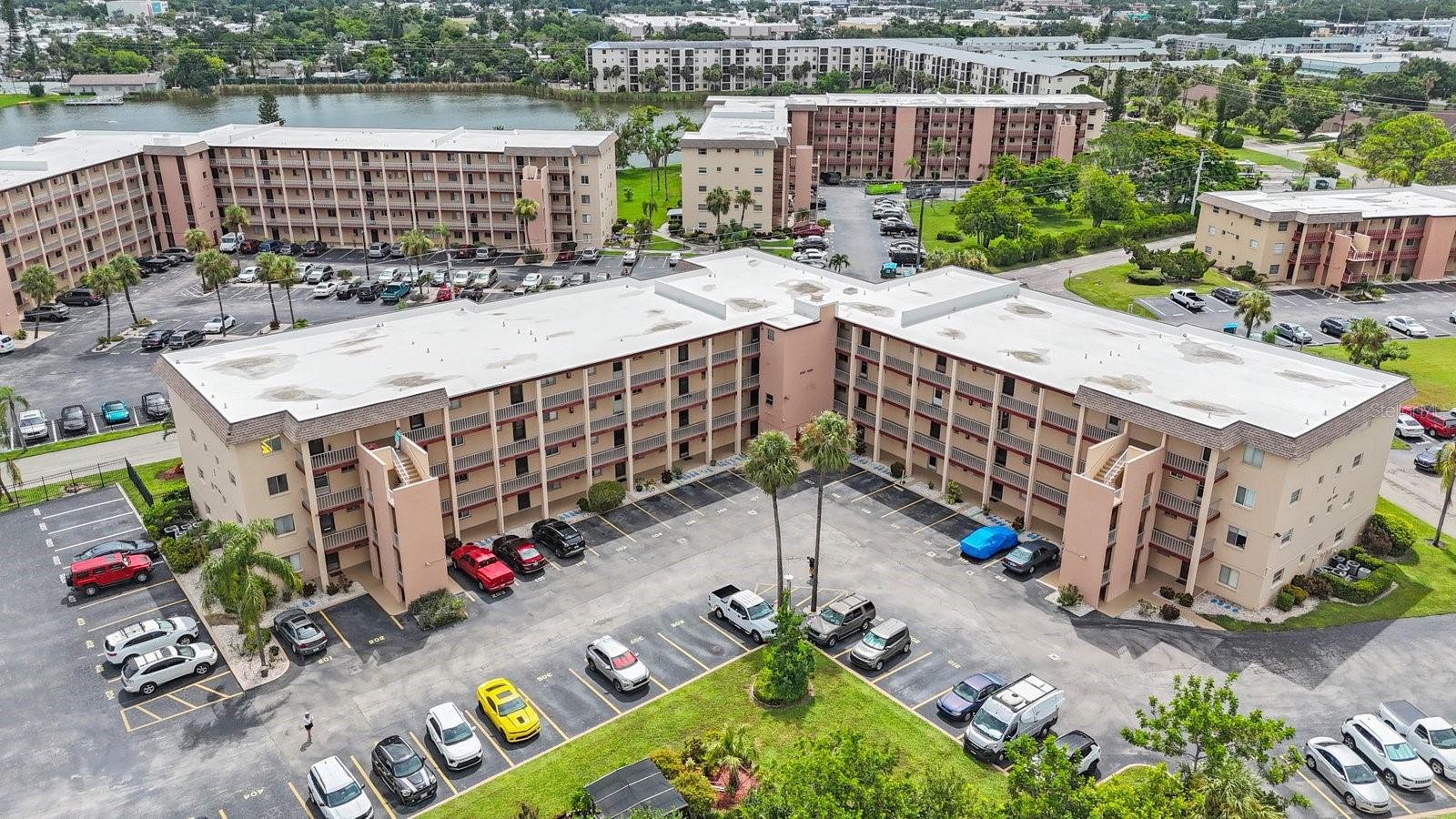 BAYSHORE ON THE LAKE APTS SEC 4 - Residential