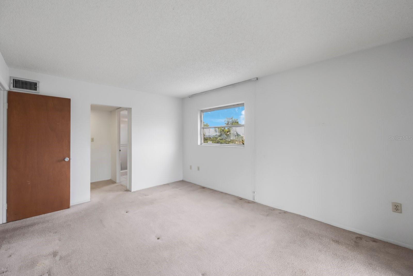 BAYSHORE ON THE LAKE APTS SEC 4 - Residential