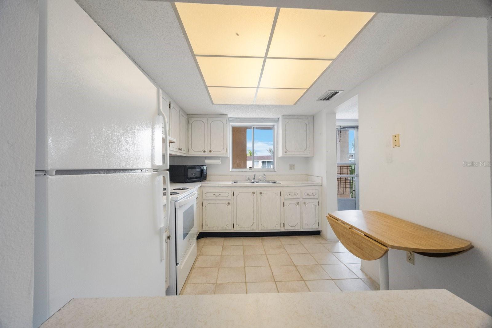 BAYSHORE ON THE LAKE APTS SEC 4 - Residential