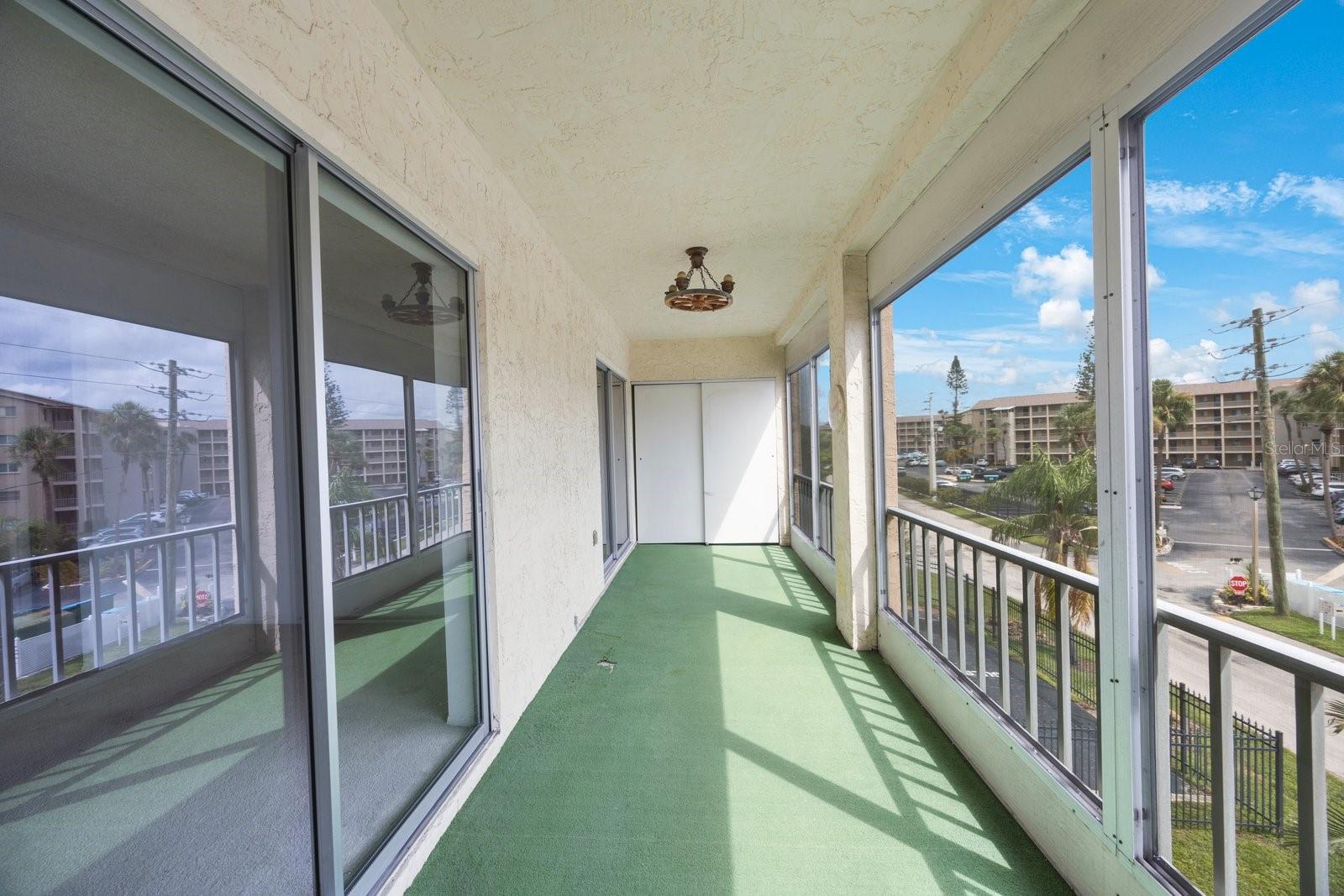 BAYSHORE ON THE LAKE APTS SEC 4 - Residential