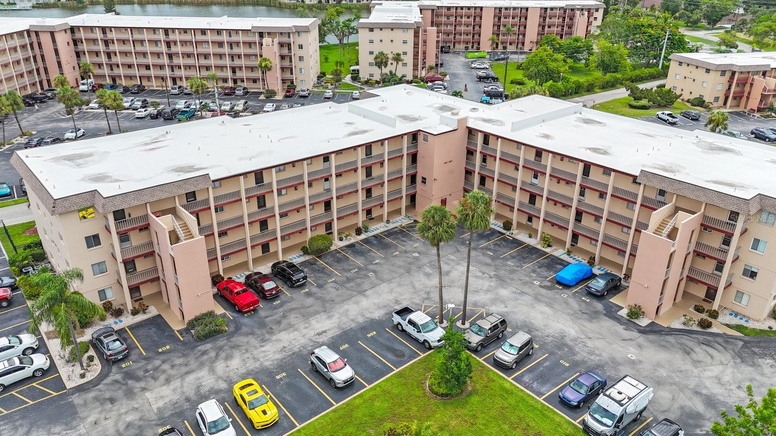 BAYSHORE ON THE LAKE APTS SEC 4 - Residential