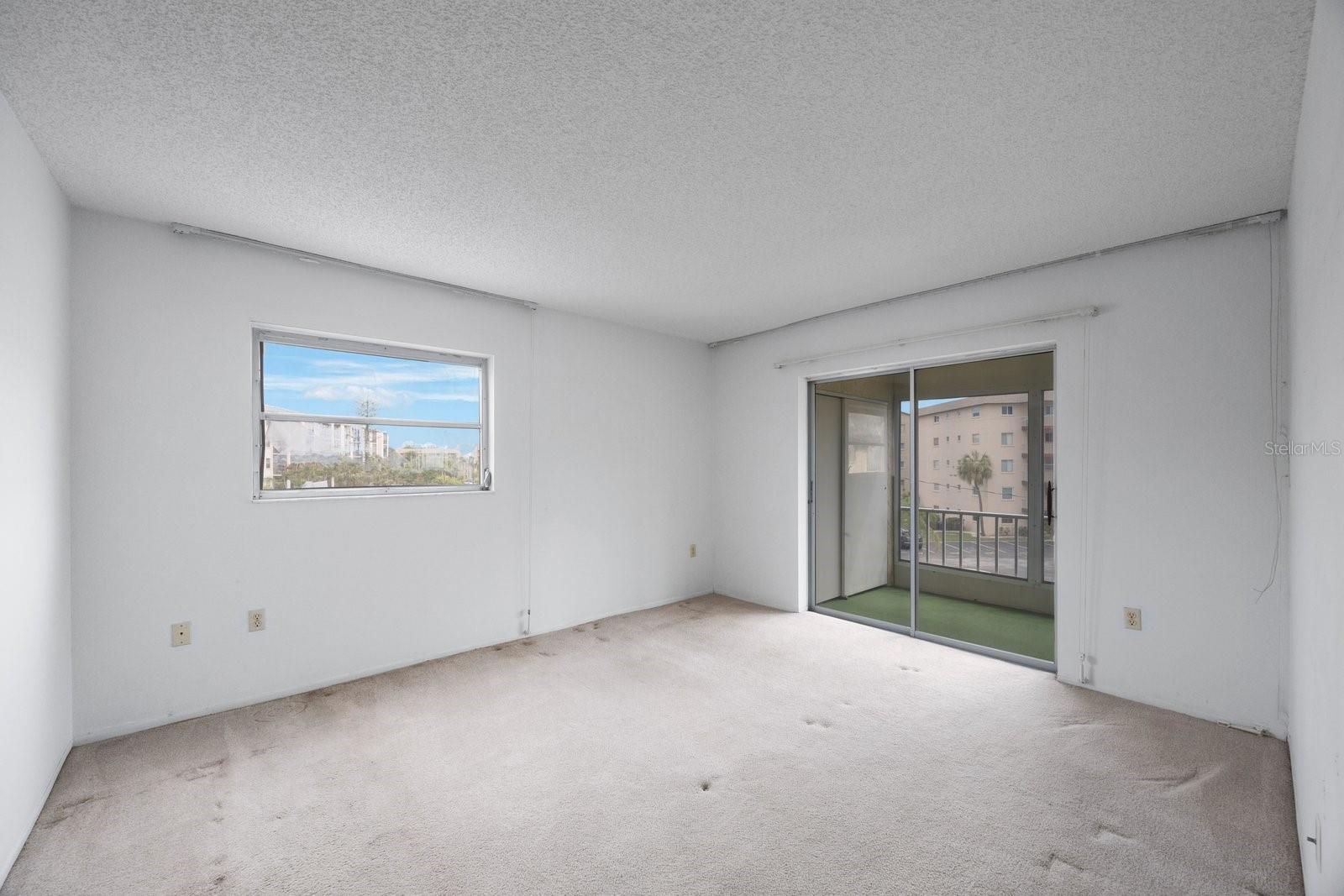 BAYSHORE ON THE LAKE APTS SEC 4 - Residential