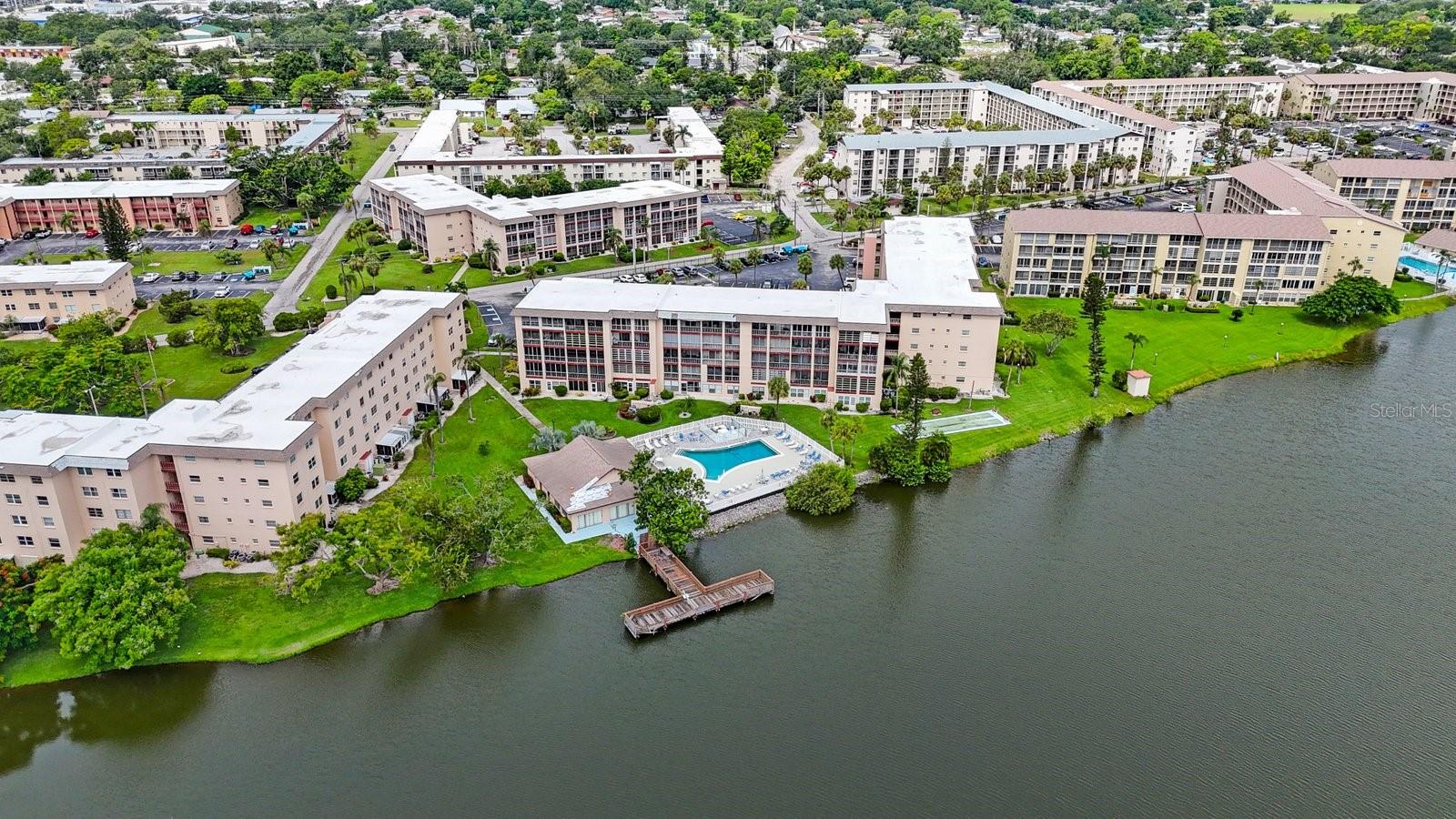 BAYSHORE ON THE LAKE APTS SEC 4 - Residential