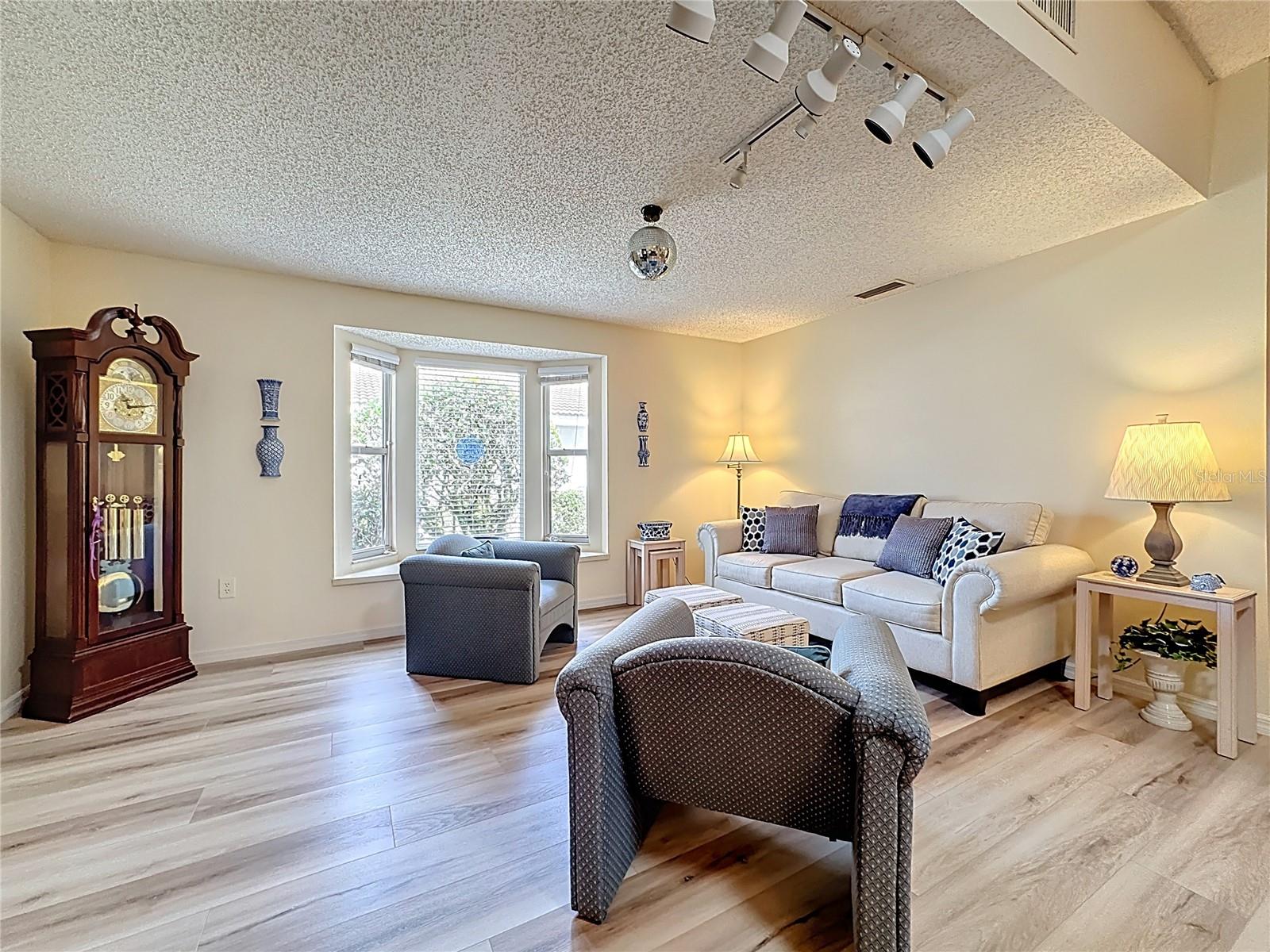 GARDEN LAKES VILLAS SEC 1 - Residential