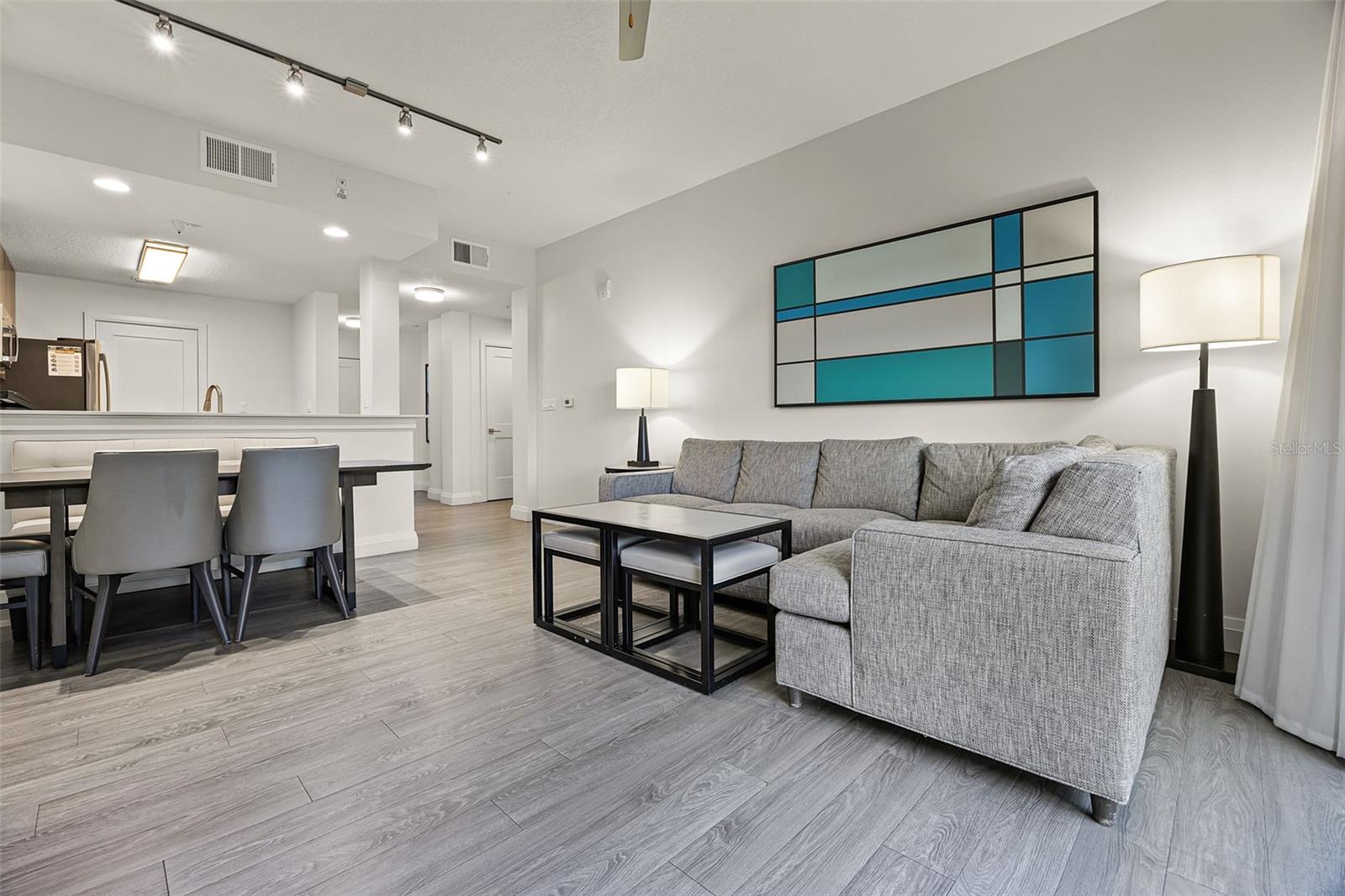 GROVE RESORT - Residential