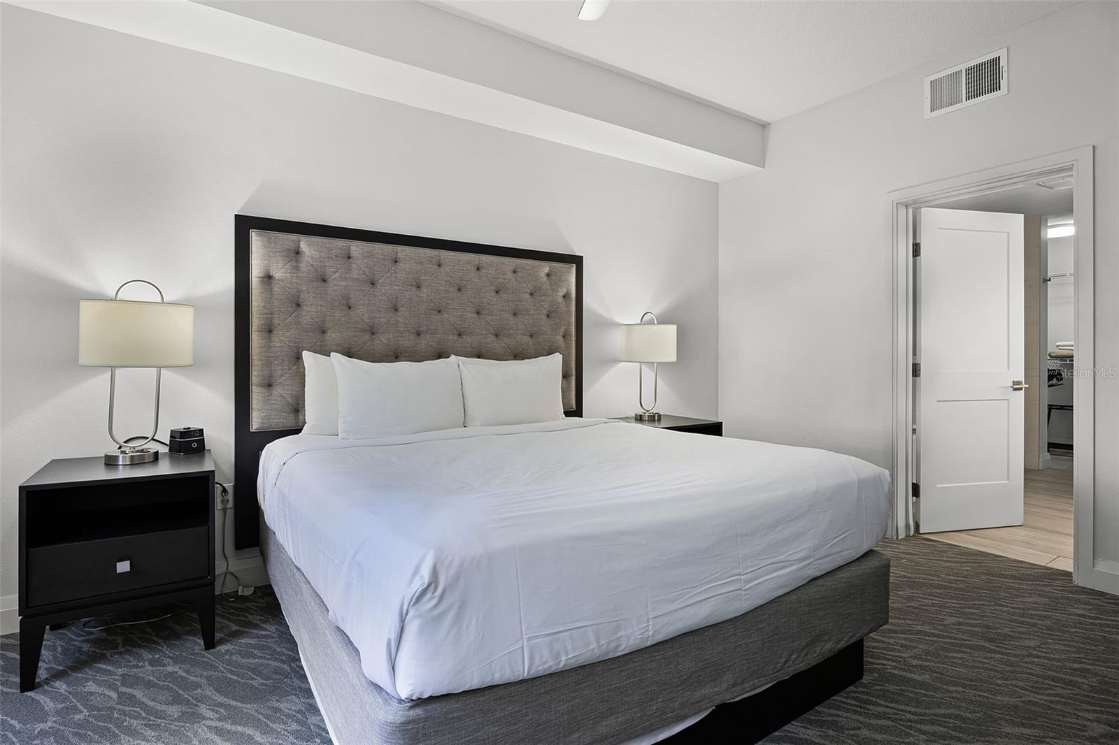 GROVE RESORT - Residential