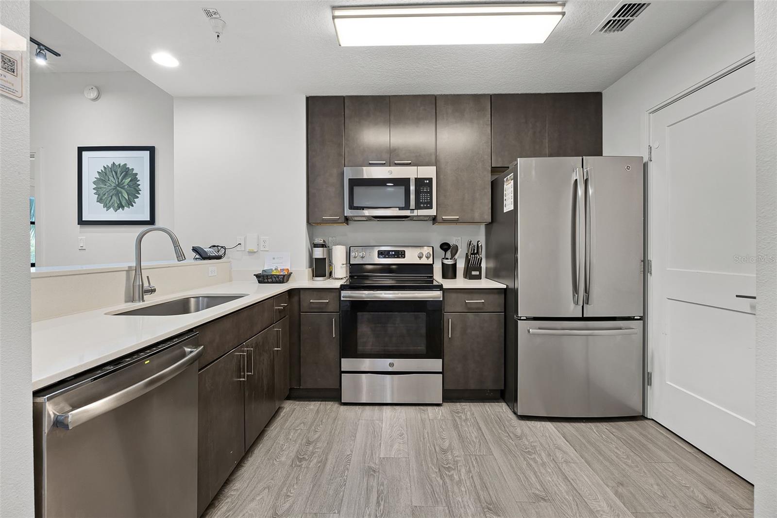 GROVE RESORT - Residential