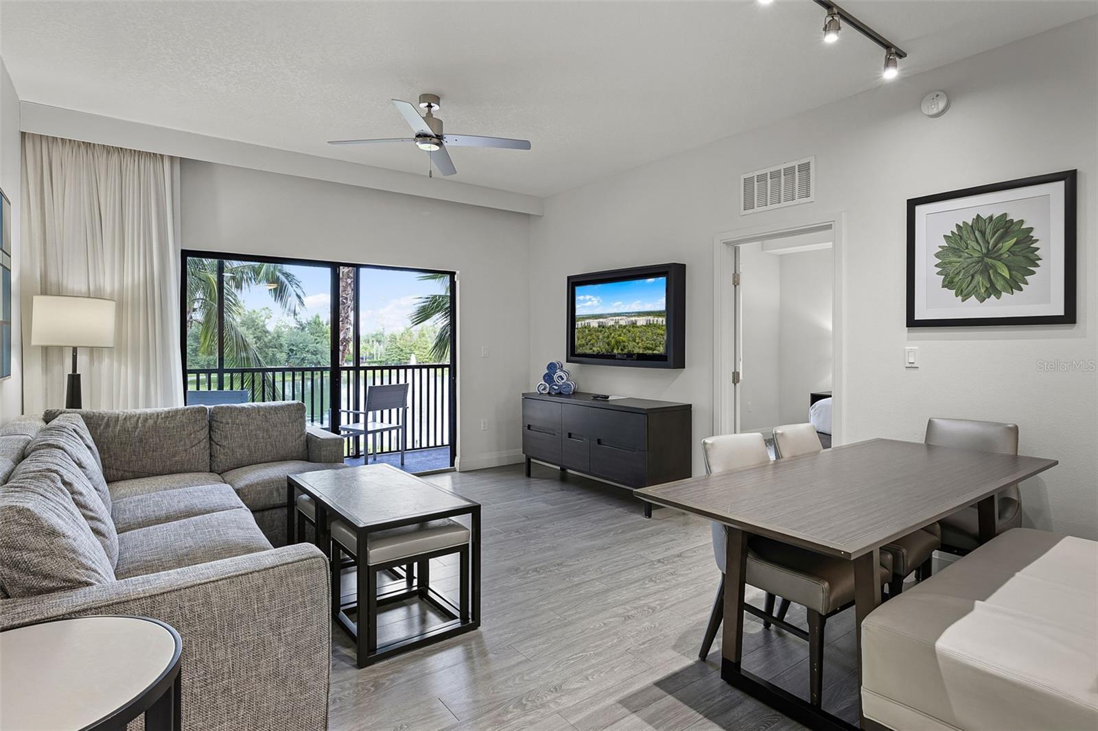 GROVE RESORT - Residential