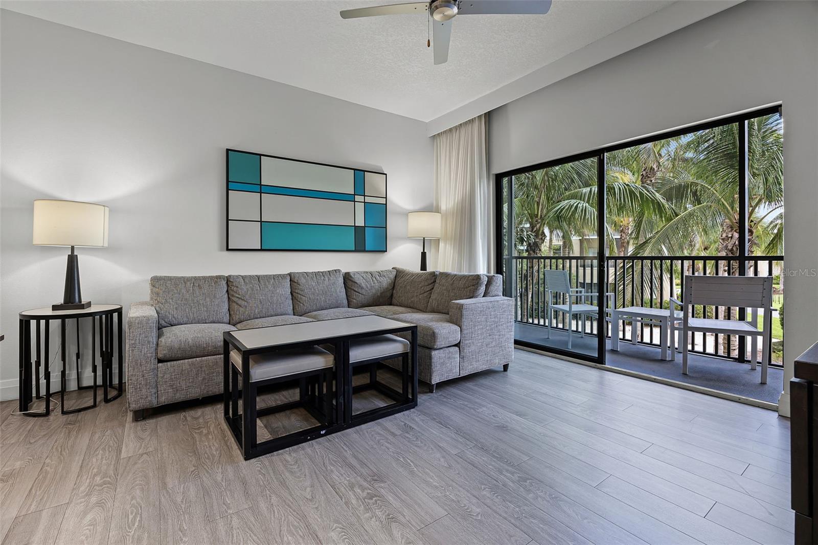 GROVE RESORT - Residential