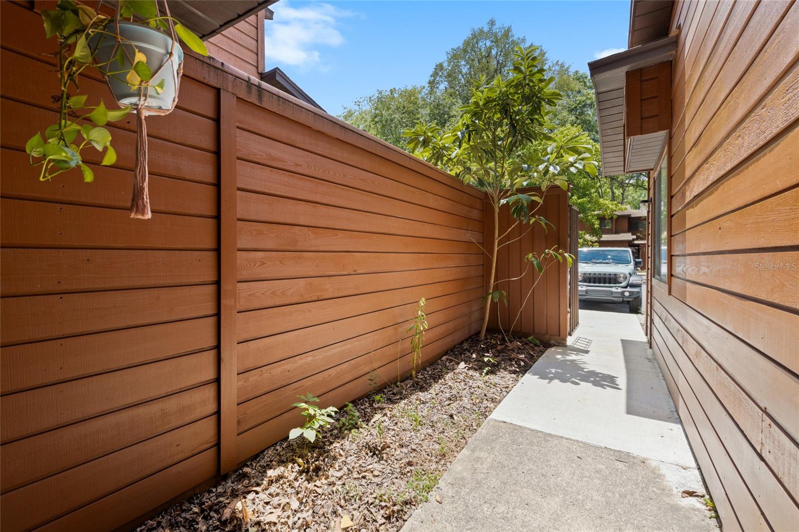 Photo 3 of 29 of 841 SW 55TH TERRACE townhome