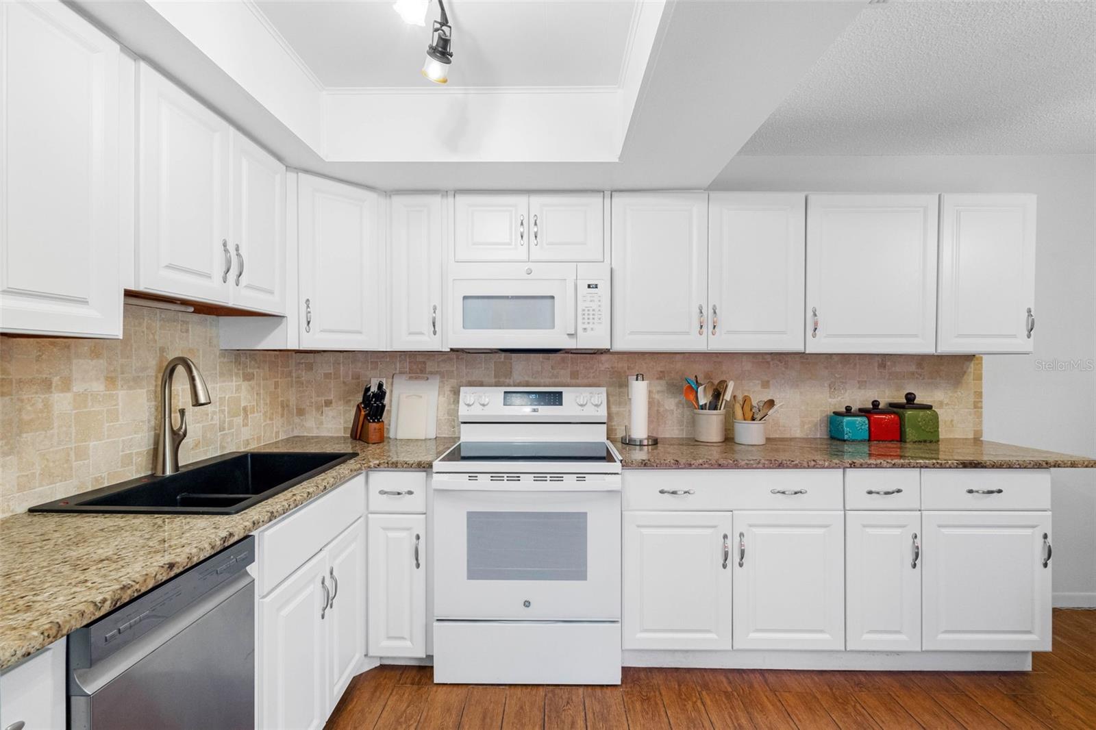 ORANGE TREE VILLAS CONDO - Residential