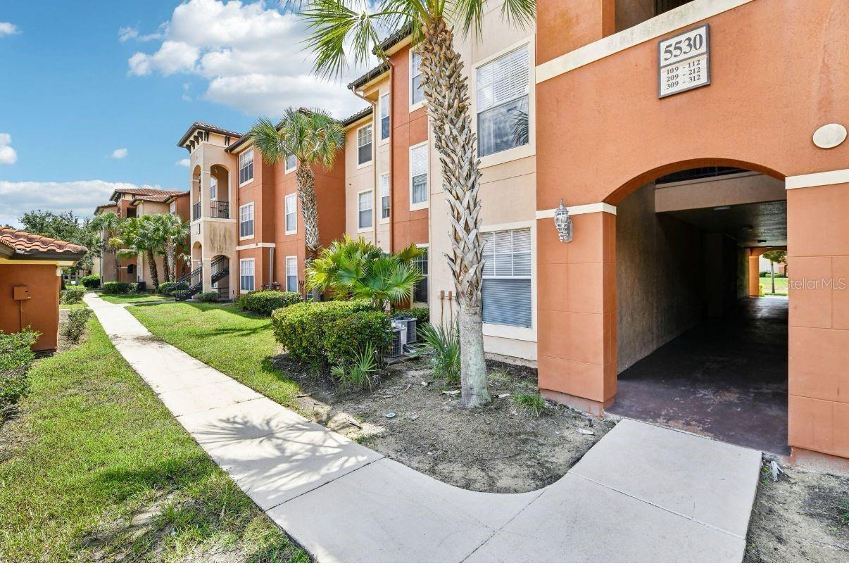 This fully renovated 2-bedroom, 2-bath condo is located on the 3rd floor. Featuring BRAND-NEW stainless-steel appliances, granite countertops in the kitchen and bathrooms, and NO CARPET throughout, this unit offers a clean, modern feel that truly stands out.
The Palms Club is a vibrant, amenity-rich condominium where leisure and lifestyle come together. Whether you want to unwind or stay active, there’s always something to enjoy. Relax in one of the three pools, stay fit in the state-of-the-art fitness center, have fun at the indoor bowling alley, challenge friends in the racquetball court, or host gatherings in the elegant clubhouse – fun and relaxation never run out here. Just like a Resort!
The location is just as impressive. Right next to Valencia College West Campus, and minutes from Universal Studios, The Mall at Millenia, and Orlando International Premium Outlets, you’re also surrounded by grocery stores, restaurants, parks, and day-to-day conveniences. Enjoy quick access to Kirkman Rd, I-4, and the 408, making it easy to reach all corners of the city.
If you’re looking for an updated, stylish home in a community filled with amenities and close to everything Orlando has for you, this is the one. Schedule your visit today with us and fall in love with The Palms Club lifestyle!
