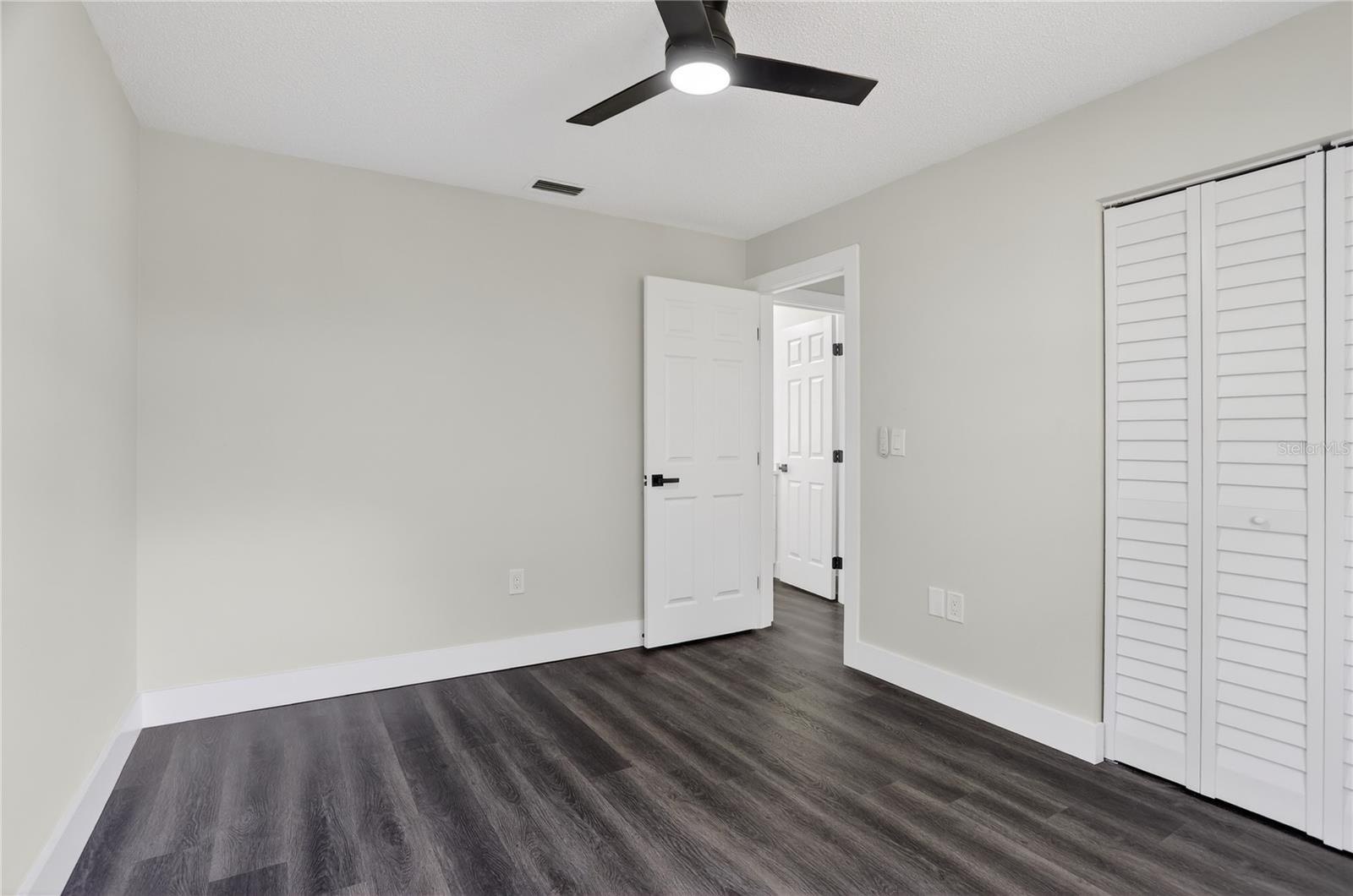 BARRINGTON WOODS - Residential