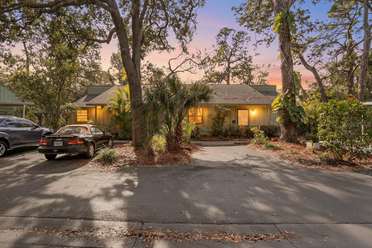 BARRINGTON WOODS - Residential