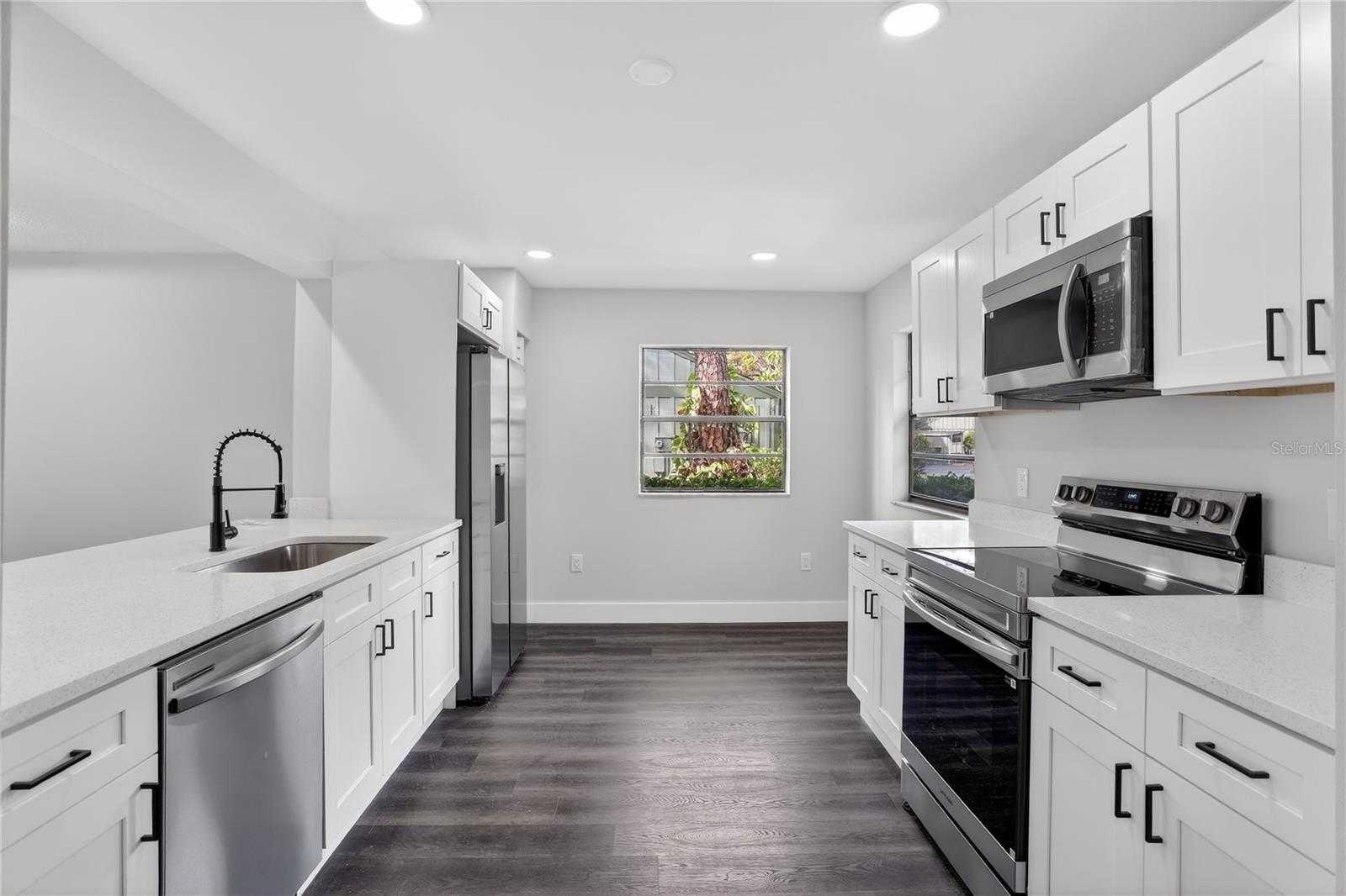 BARRINGTON WOODS - Residential