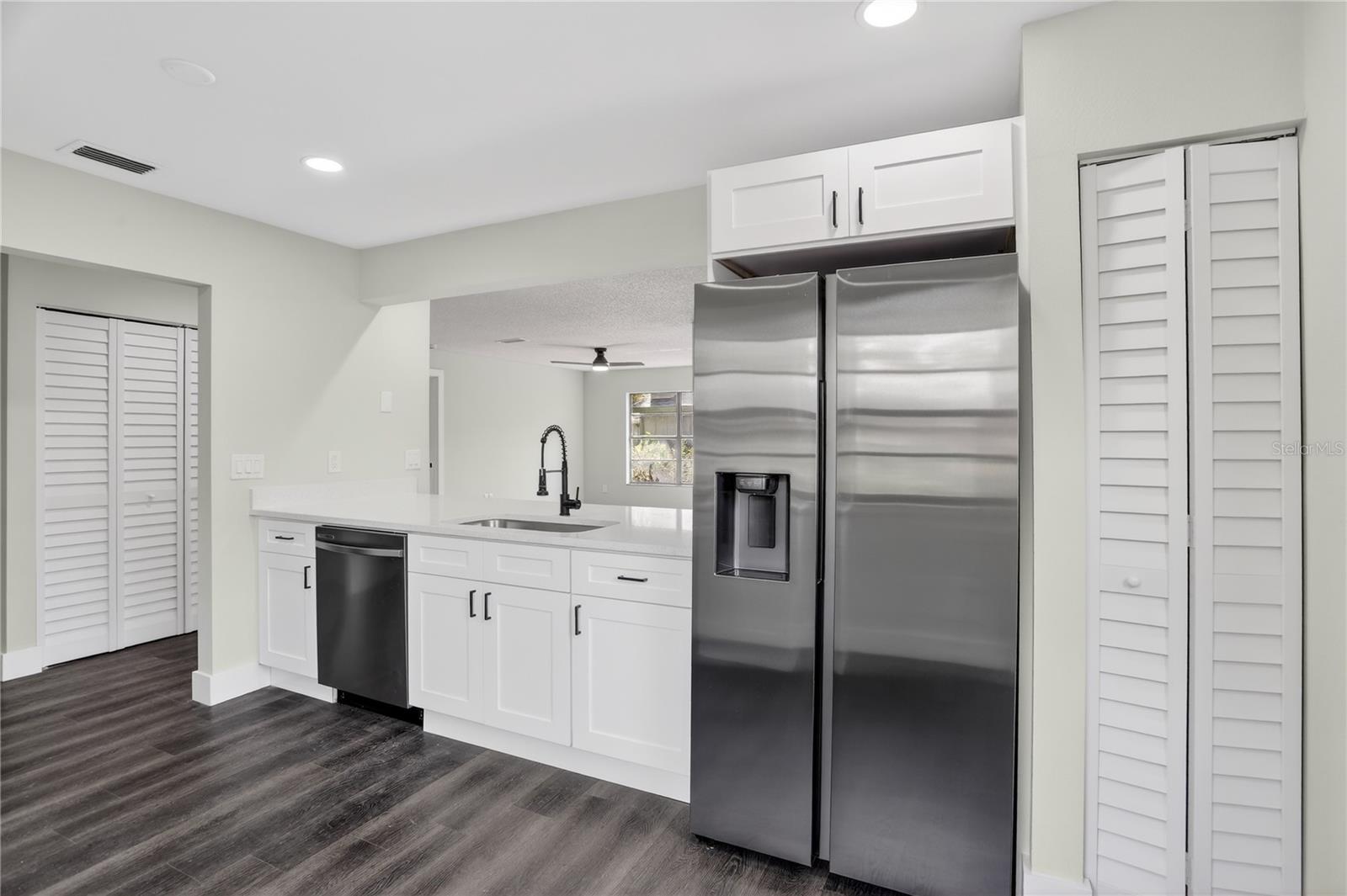 BARRINGTON WOODS - Residential