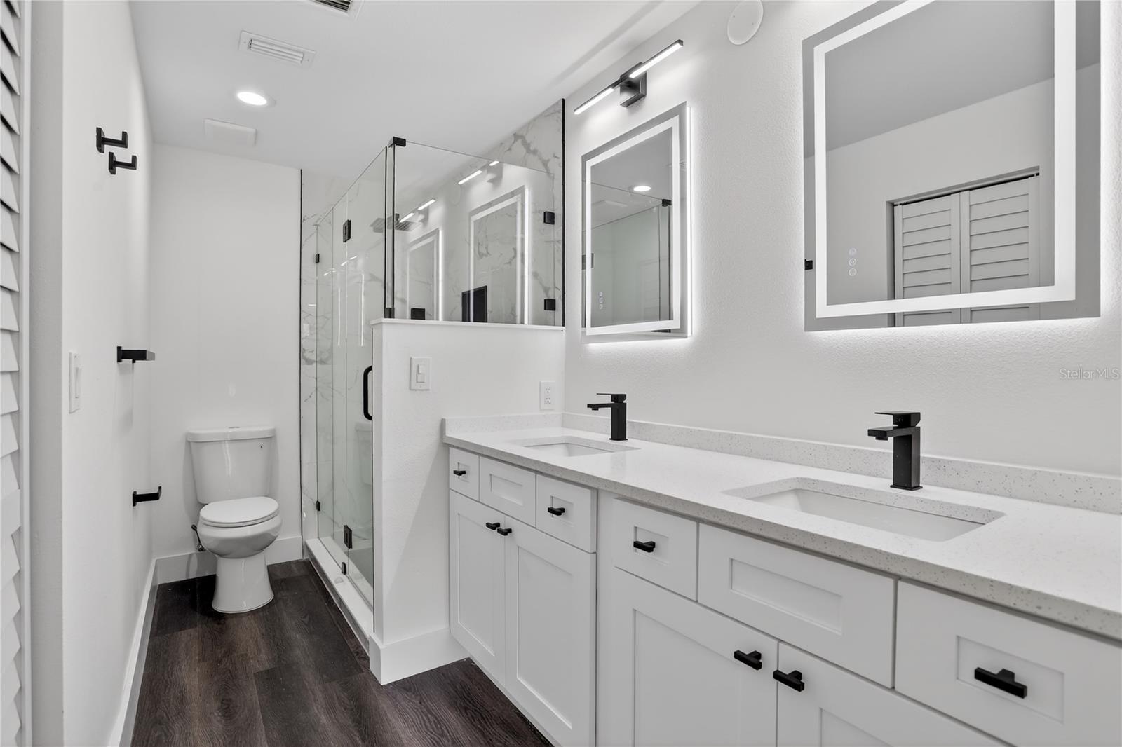 BARRINGTON WOODS - Residential