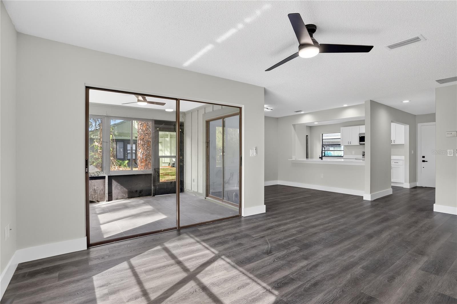 BARRINGTON WOODS - Residential