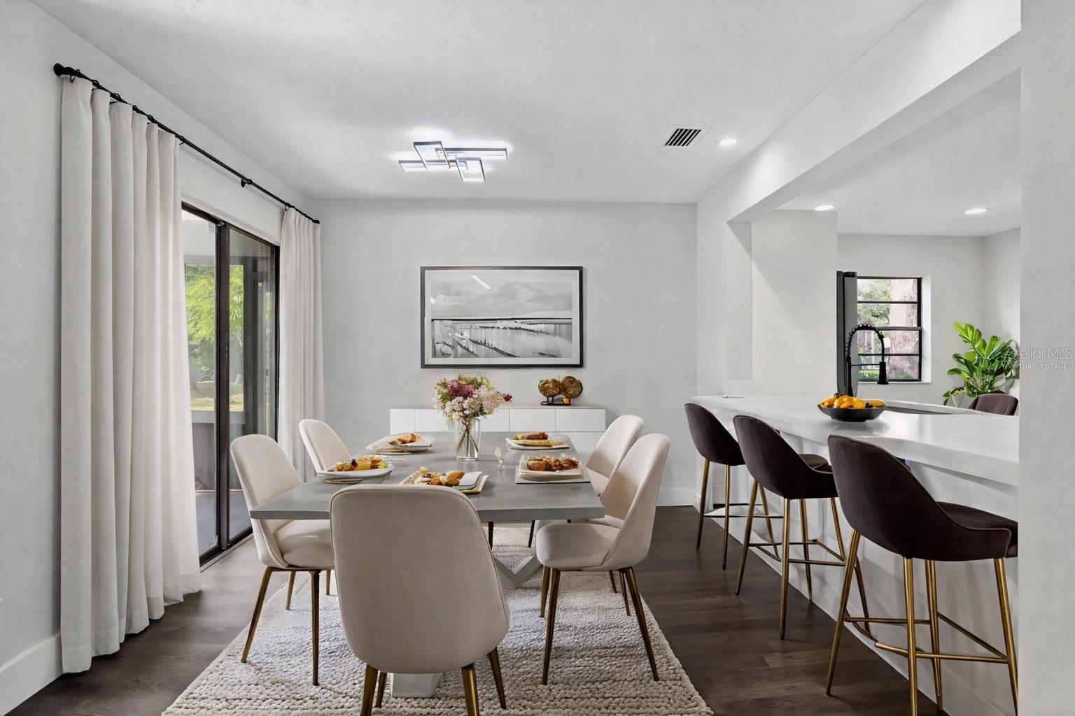 BARRINGTON WOODS - Residential