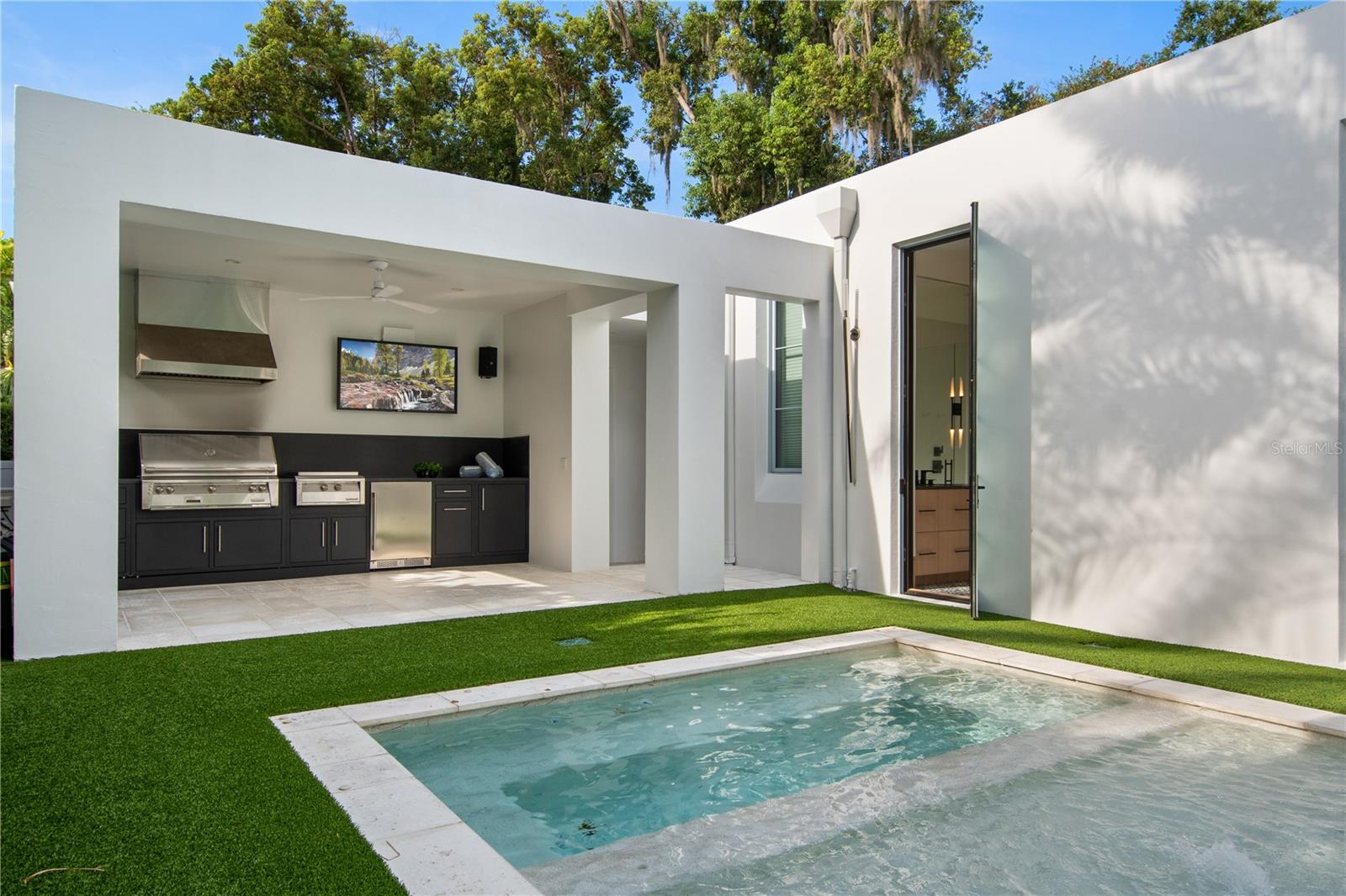 VALENCIA TERRACE - Residential