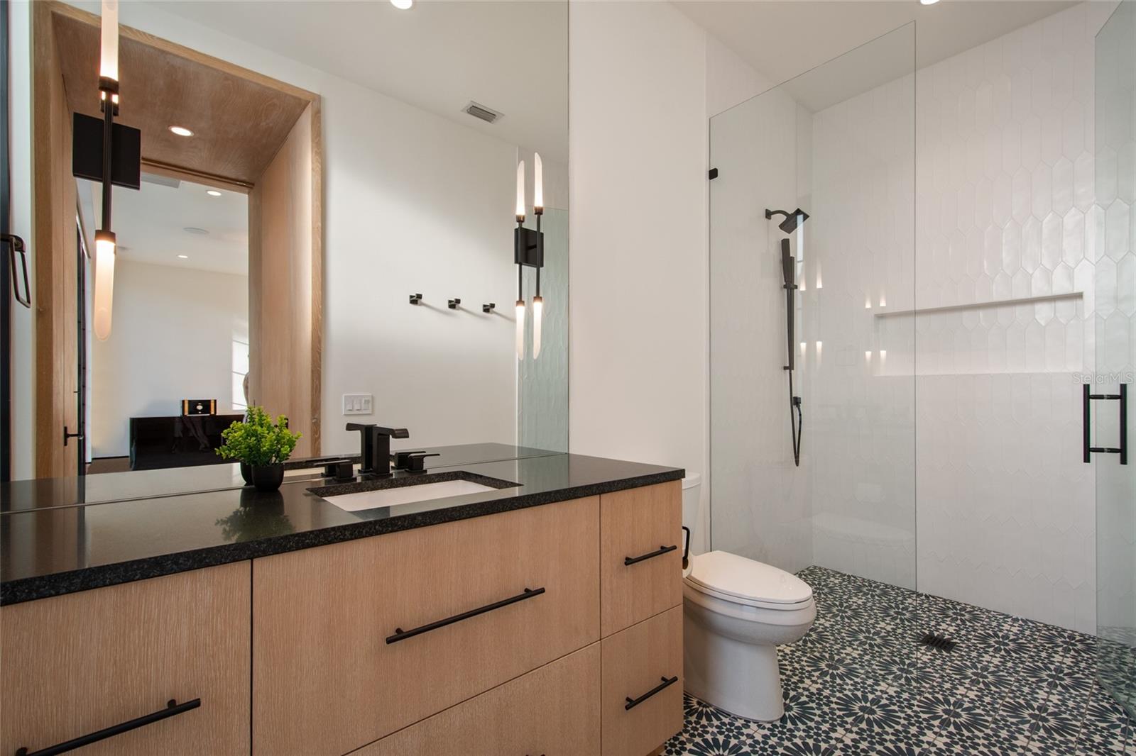 VALENCIA TERRACE - Residential