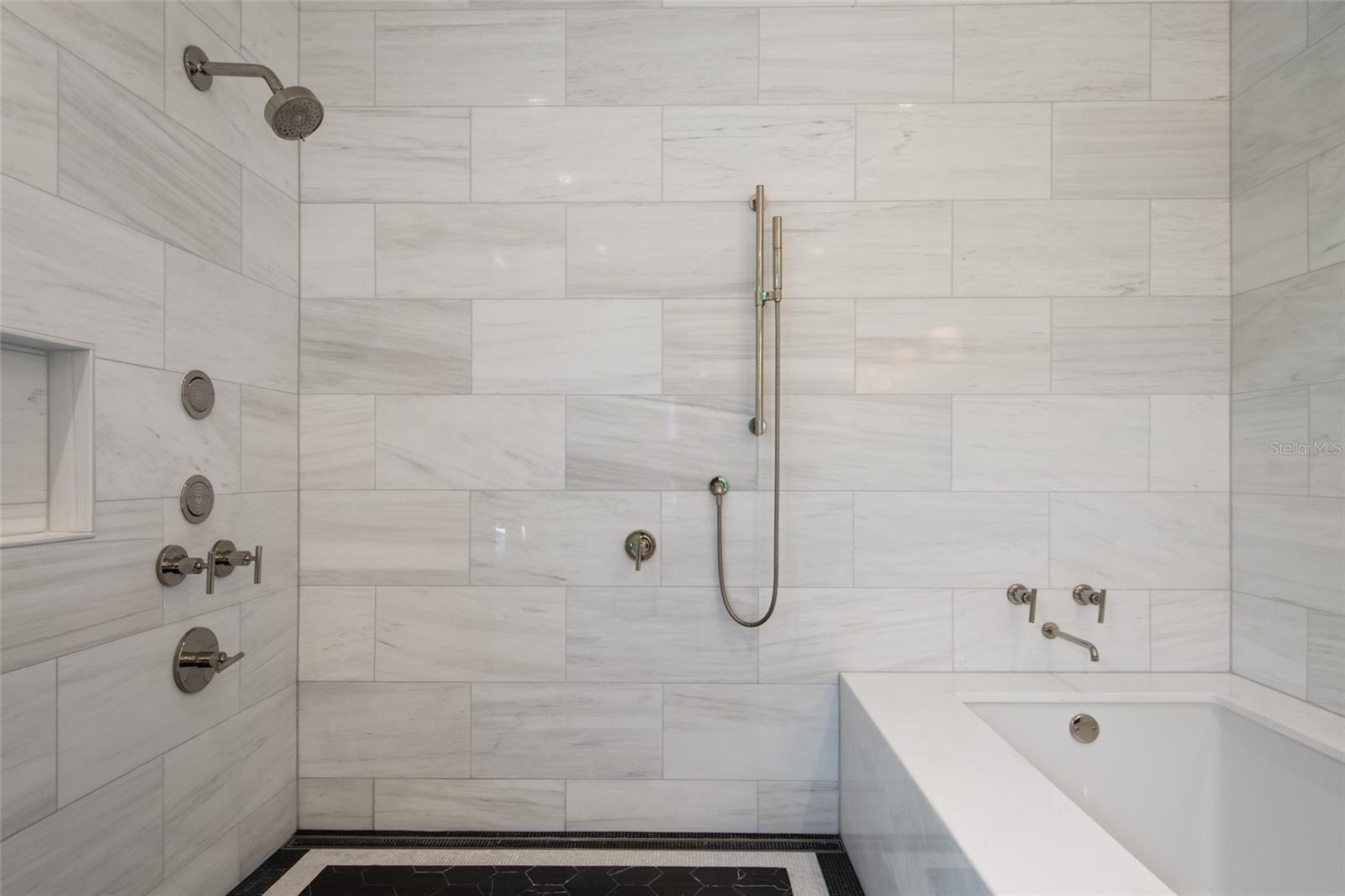 VALENCIA TERRACE - Residential