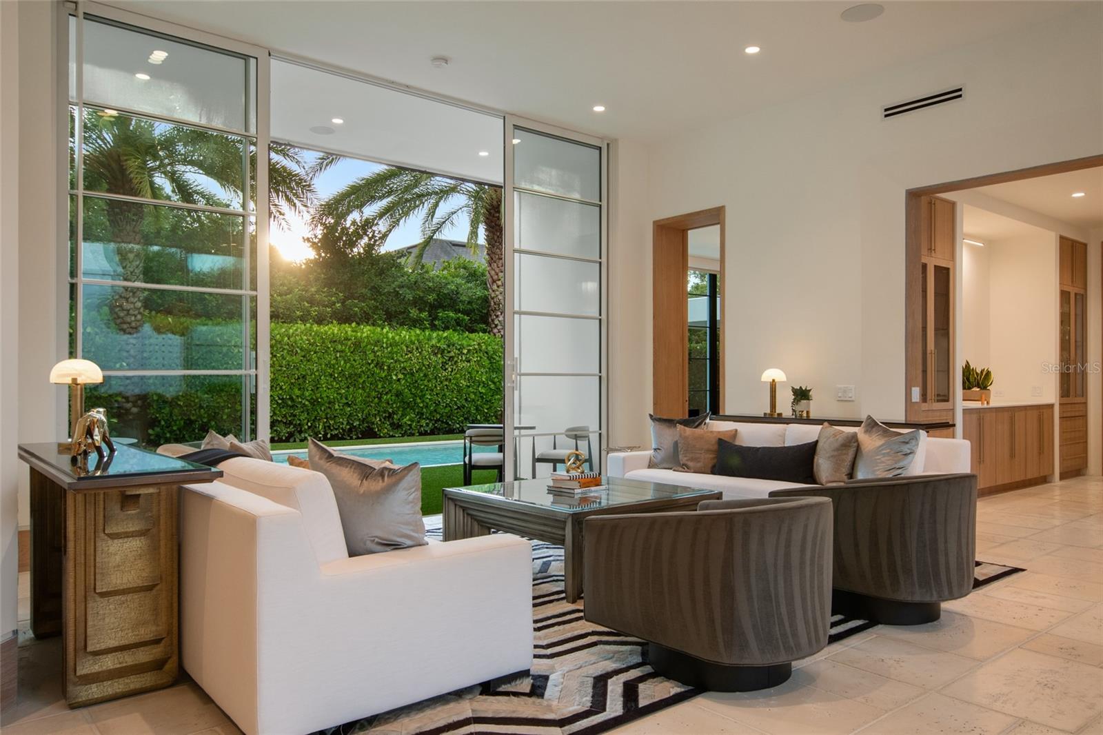 VALENCIA TERRACE - Residential