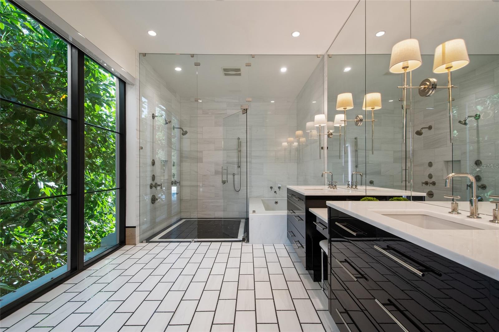 VALENCIA TERRACE - Residential