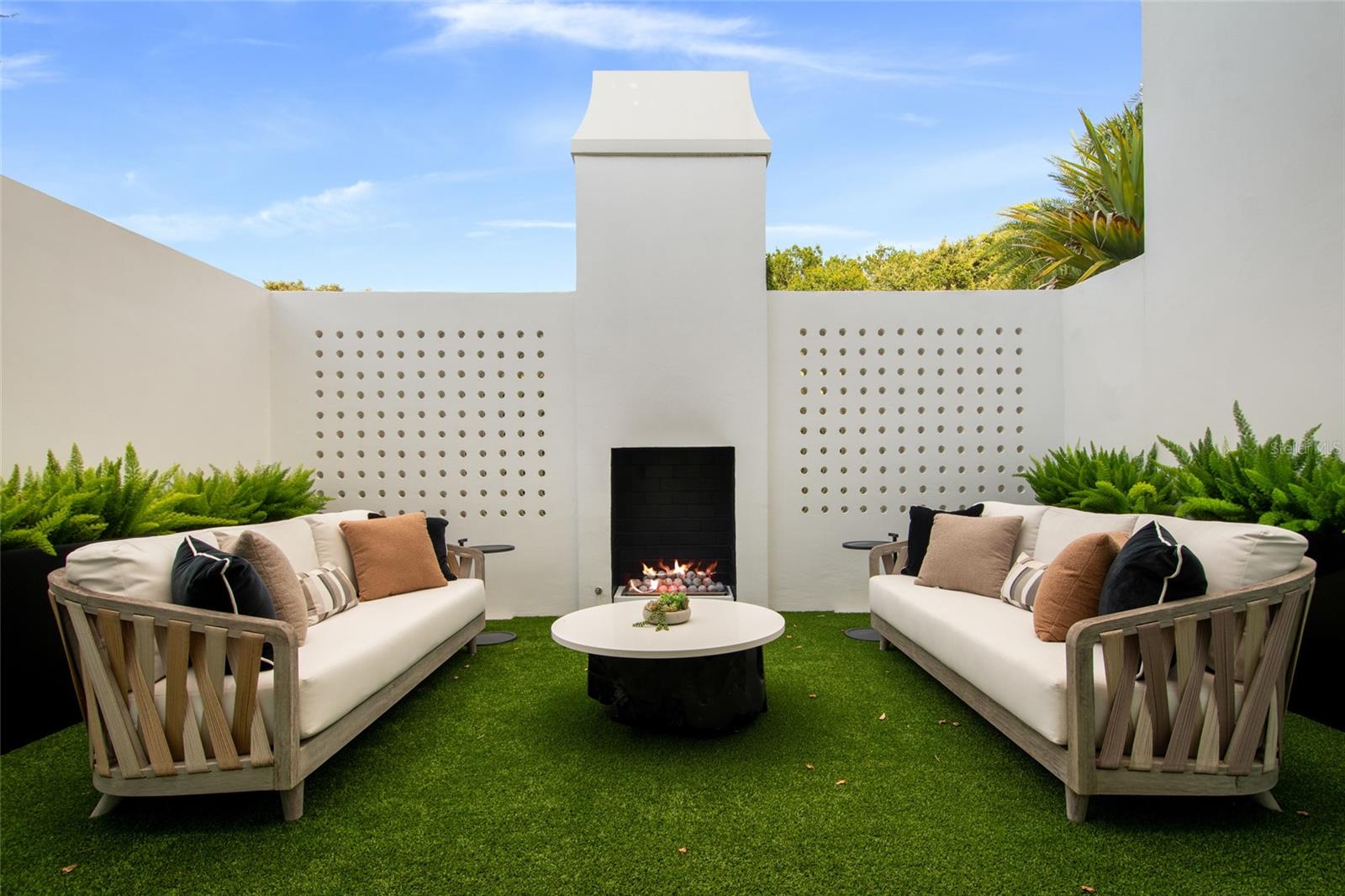 VALENCIA TERRACE - Residential