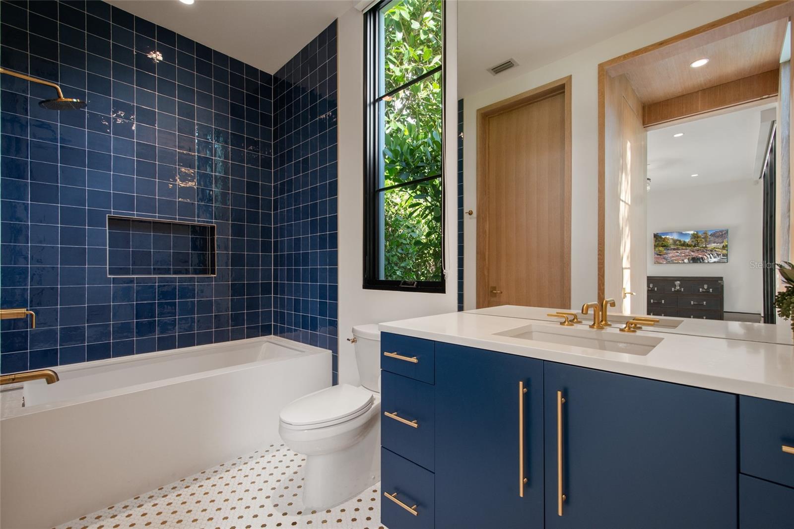 VALENCIA TERRACE - Residential