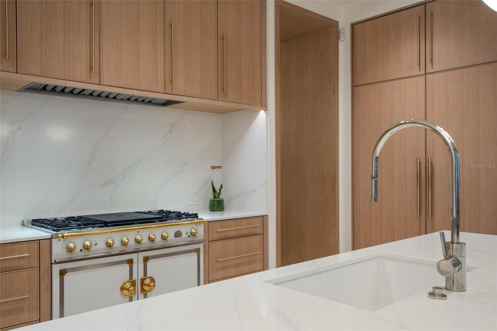 VALENCIA TERRACE - Residential