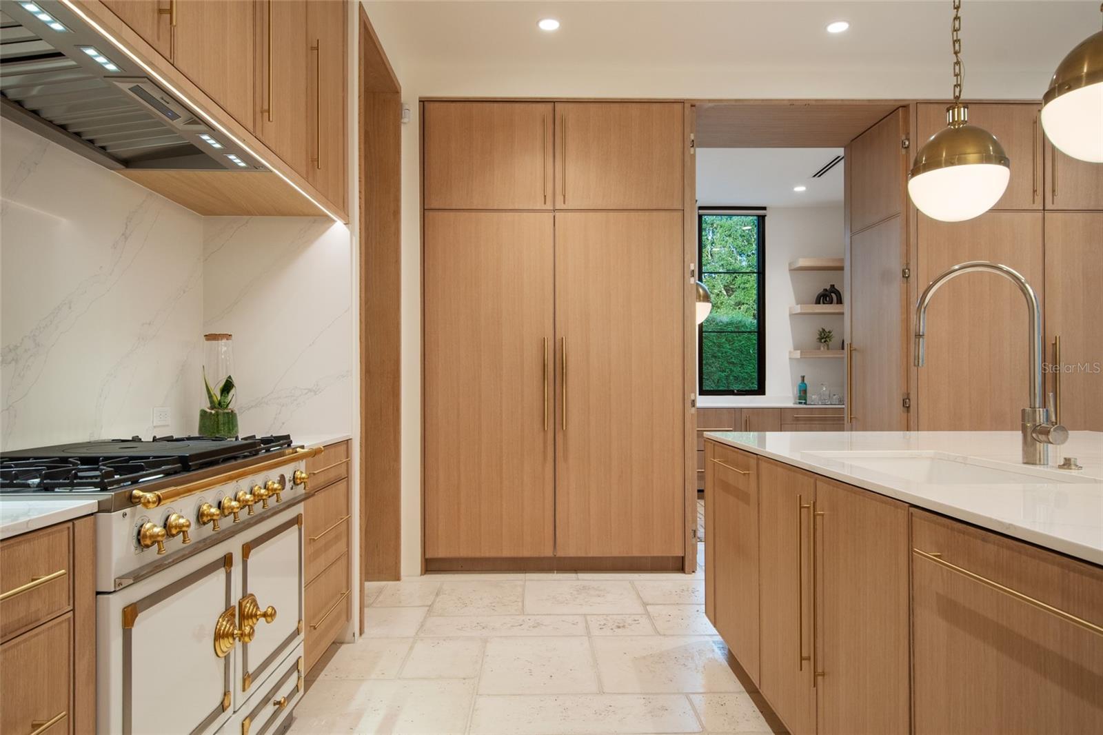 VALENCIA TERRACE - Residential