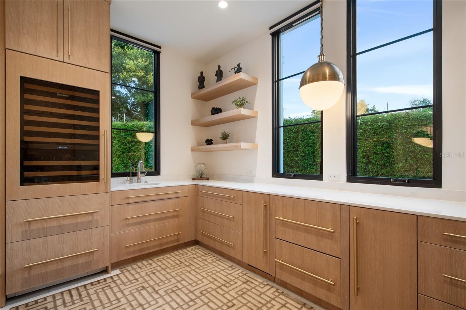 VALENCIA TERRACE - Residential