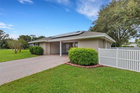 A home in LAKELAND