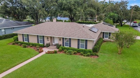 A home in LAKELAND