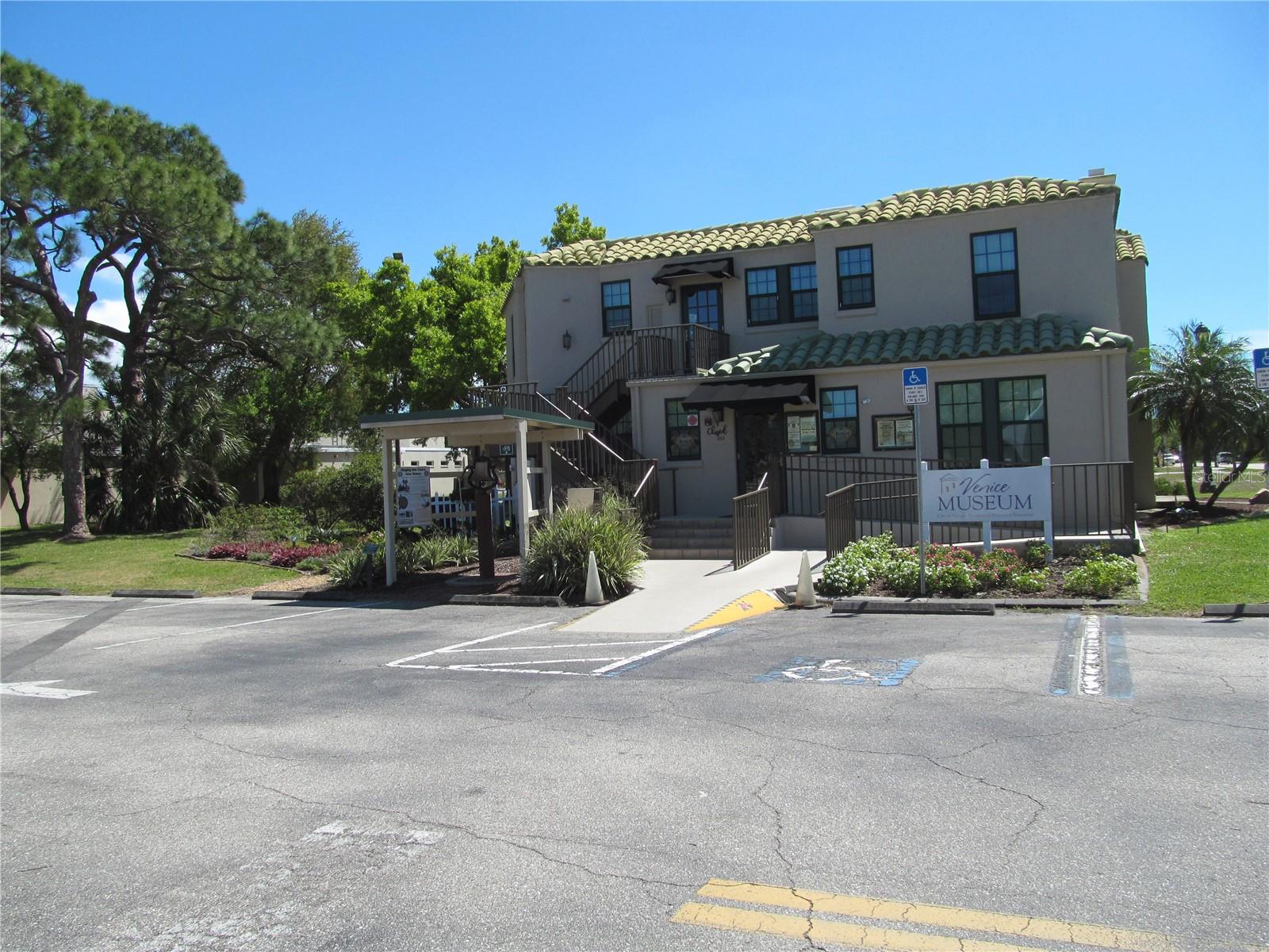 VENEZIA PARK SEC OF VENICE - Residential