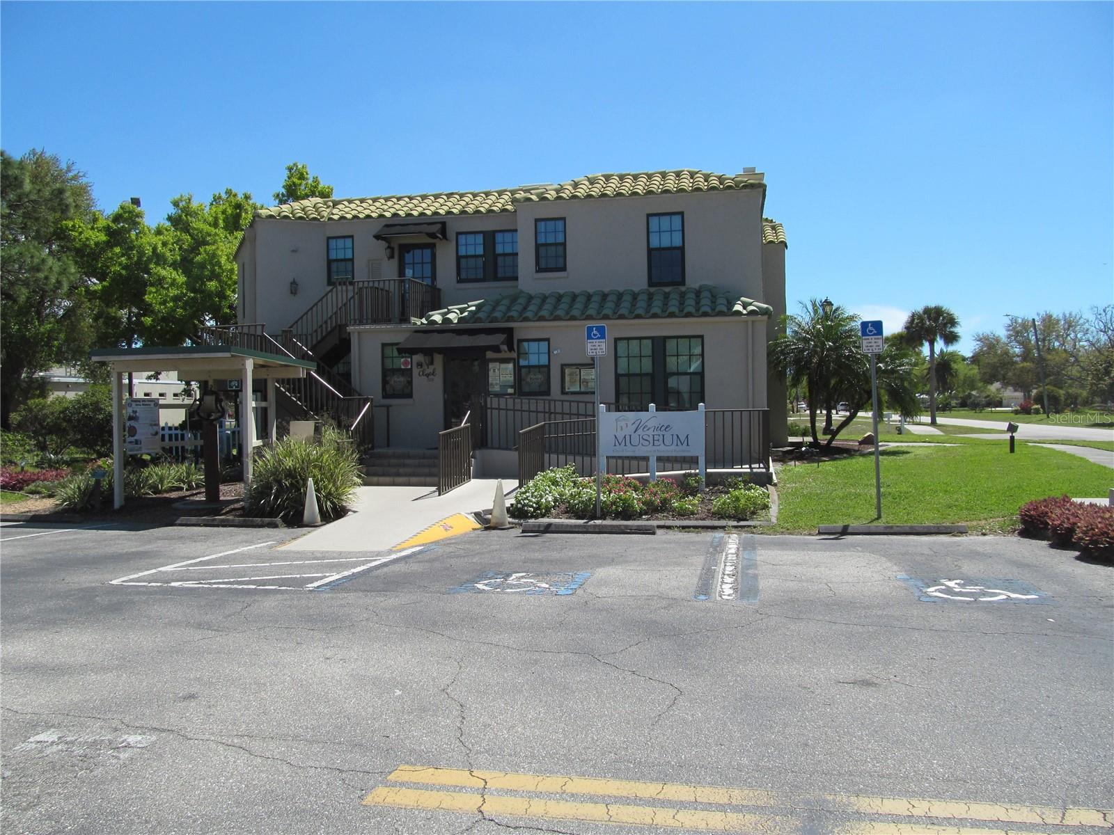 VENEZIA PARK SEC OF VENICE - Residential