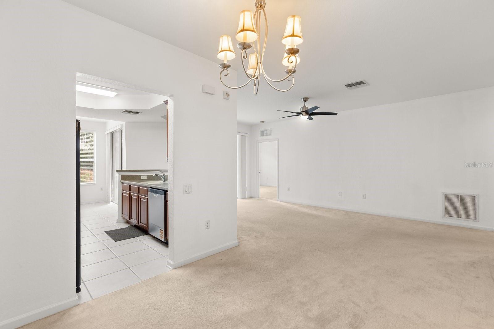 CARRIAGE HOMES AT DUNWOODY COMMONS A CONDOMINIUM - Residential