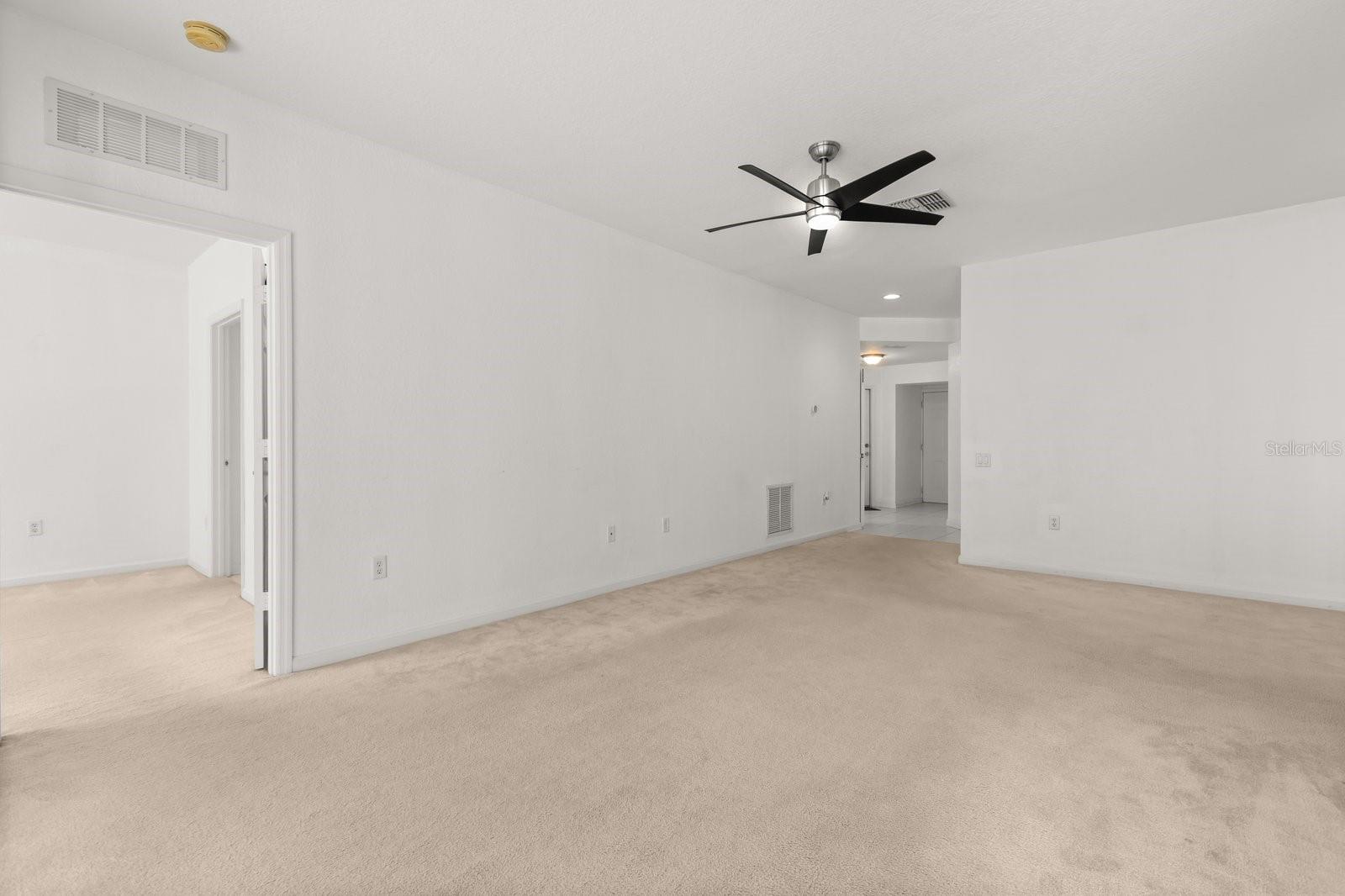 CARRIAGE HOMES AT DUNWOODY COMMONS A CONDOMINIUM - Residential