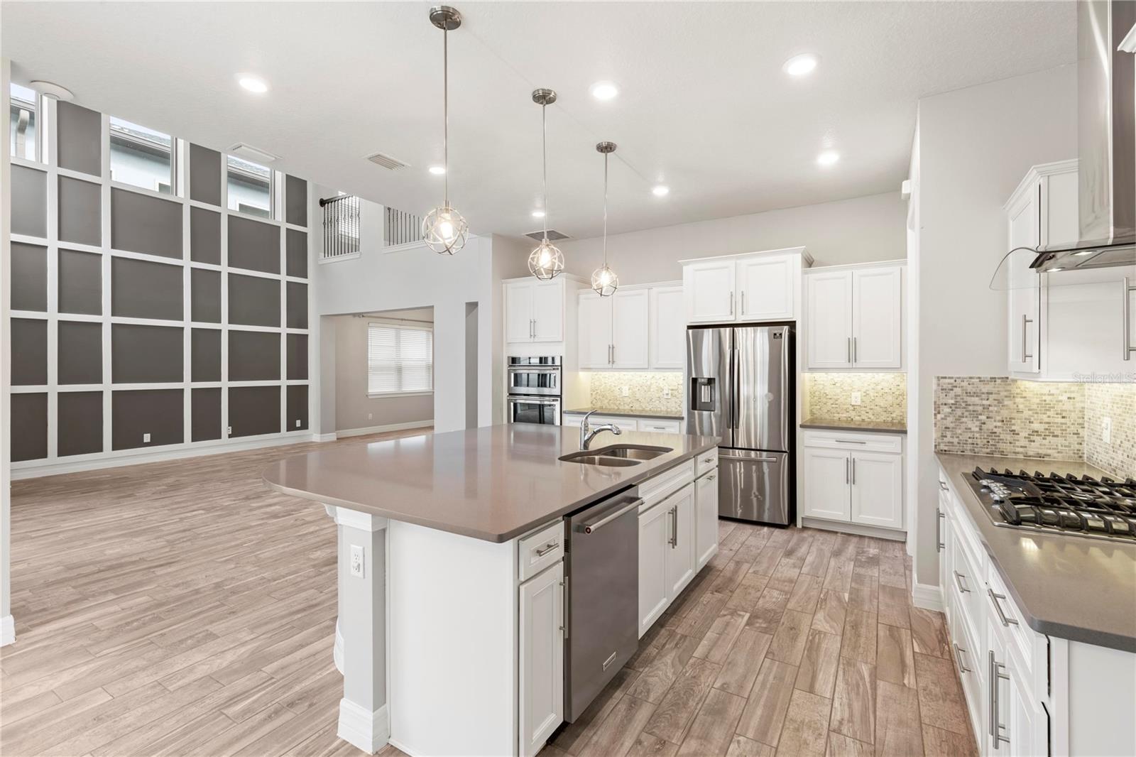 LAKE EMMA SOUND - Residential