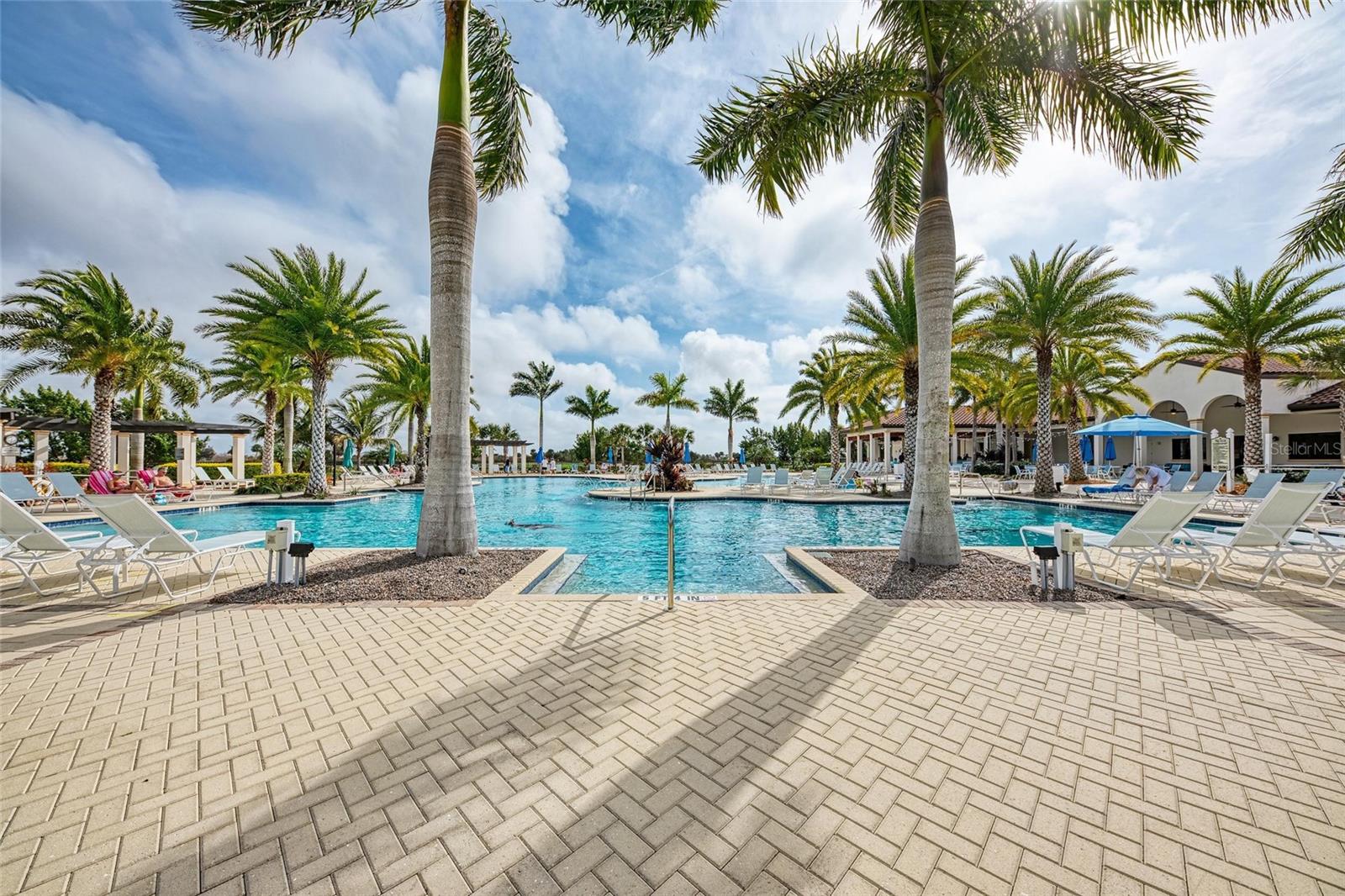 SARASOTA NATIONAL PH 13B - Residential Lease